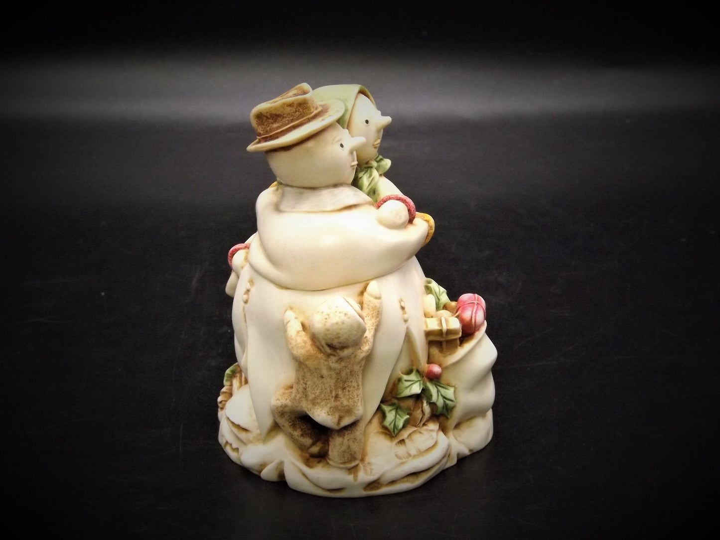 1999 Harmony Kingdom TJSESN99 "Snowdonia Fields" Snowman and Woman Treasure Jest Figurine. Retired.