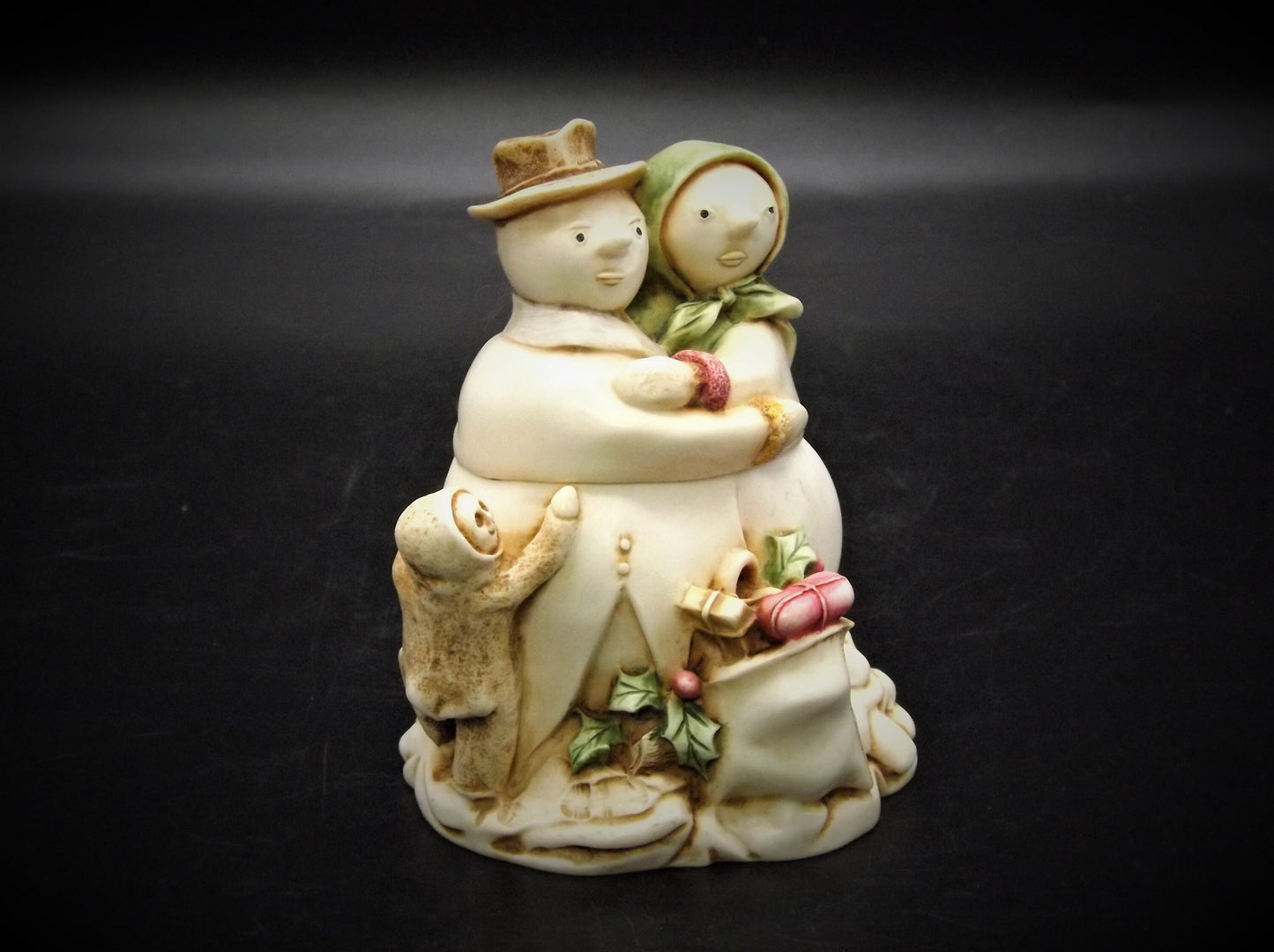 1999 Harmony Kingdom TJSESN99 "Snowdonia Fields" Snowman and Woman Treasure Jest Figurine. Retired.