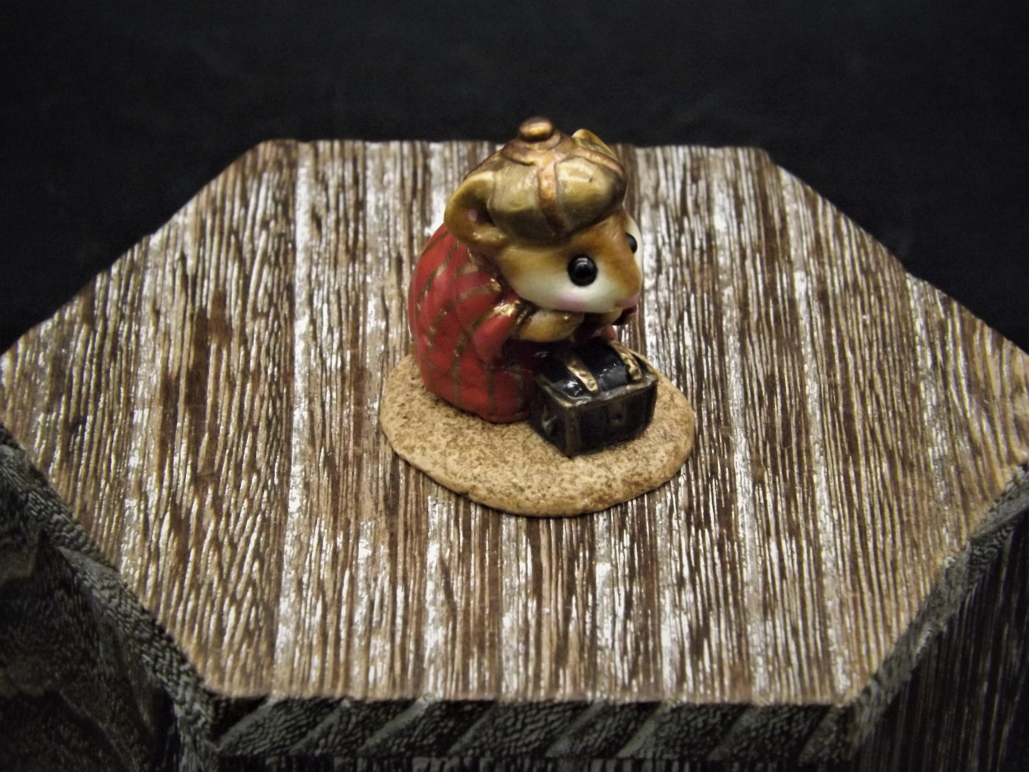 Vintage Wee Forest Folk Mouse Figurine: Wise Man Kneeling, 1987 M-121C