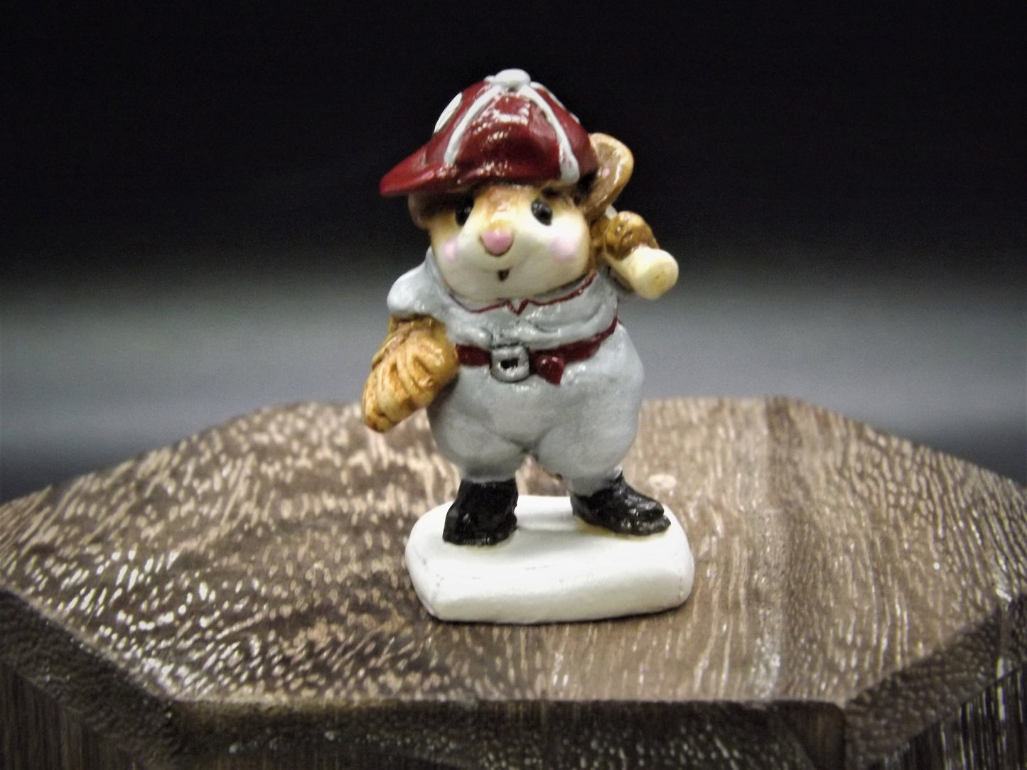 Vintage Wee Forest Folk Baseball Mouse Figurine: Joe Di Mousio, 1989