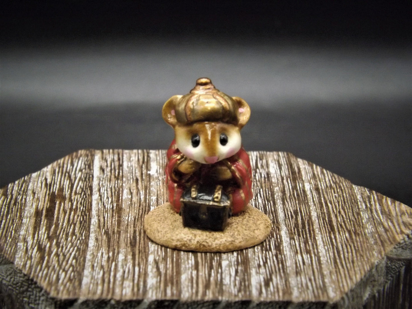 Vintage Wee Forest Folk Mouse Figurine: Wise Man Kneeling, 1987 M-121C