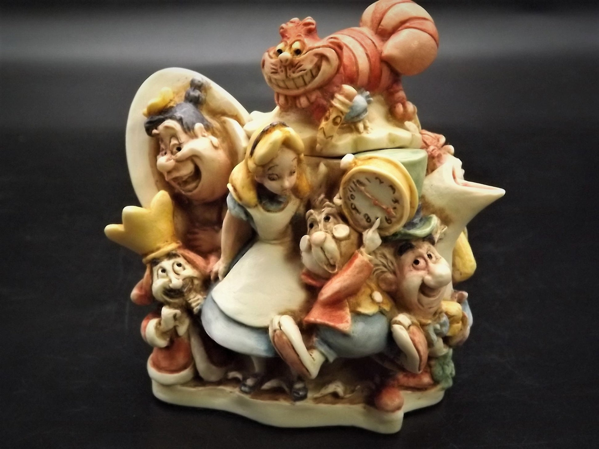 Retired Harmony Kingdom Disney "Alice in Wonderland" piece Excellent condition Limited Edition 1458/1951 with box and COA. Great Condition.