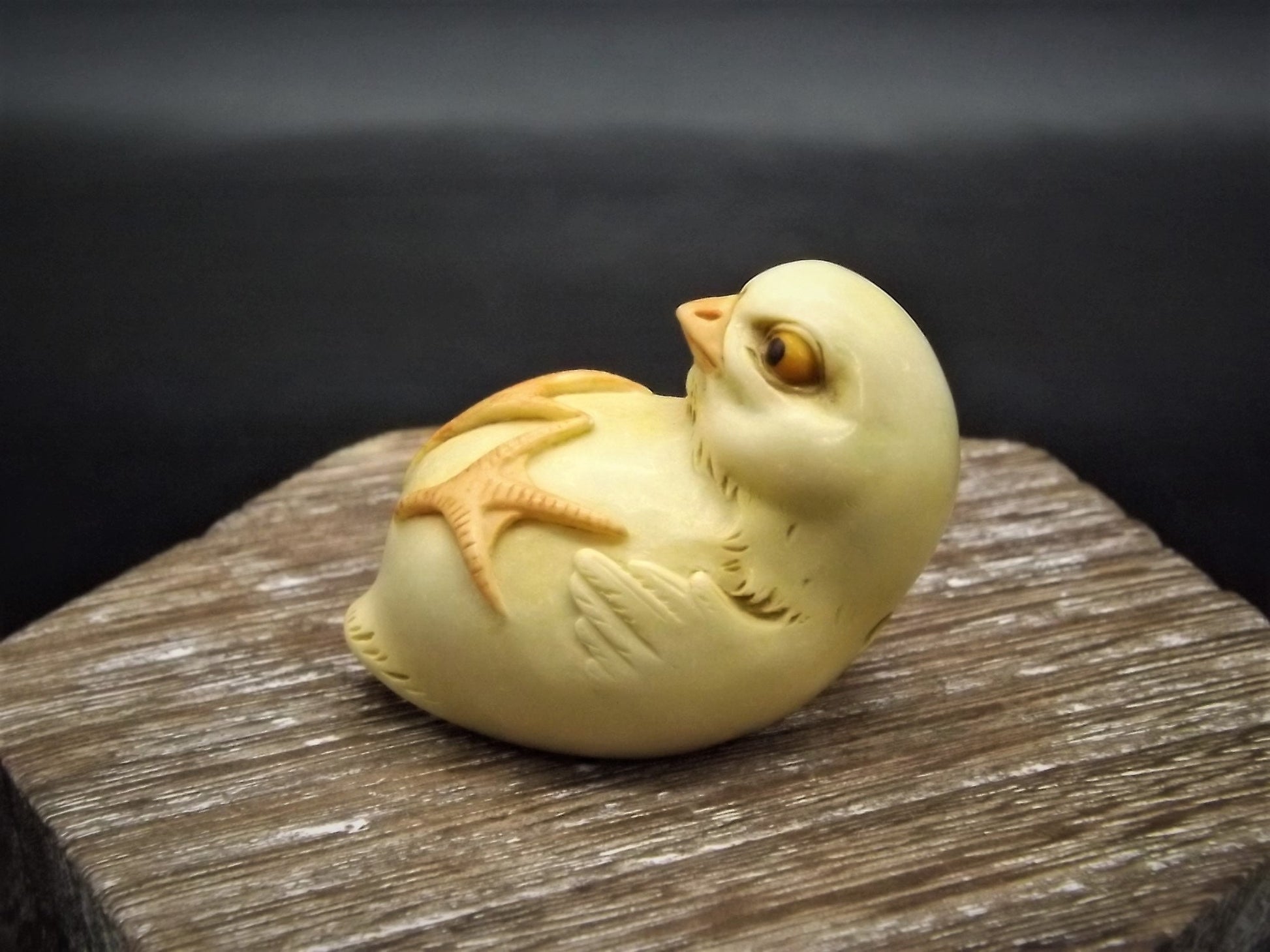 Adam Binder Palm Charm Netsuke series "Yellow Chick" Limited Edition of only 1200 pieces made. With original box No COA. Excellent shape