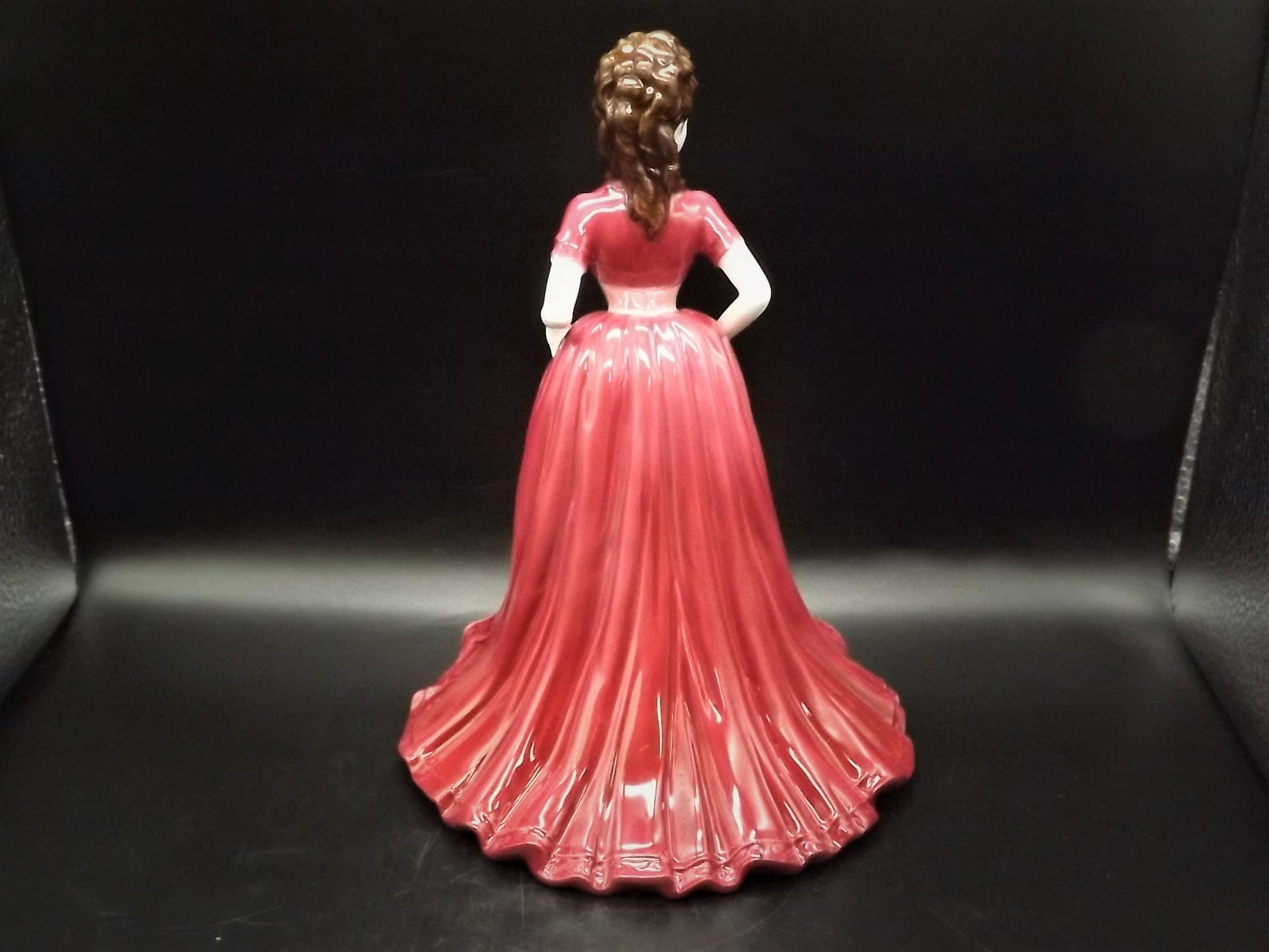 Vintage Coalport Figurine: Joanne, Ladies of Fashion 2001, Limited Edition