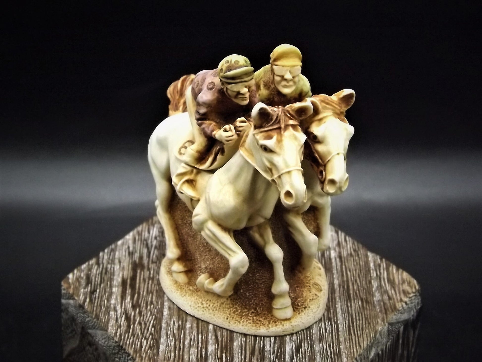 Retired Harmony Kingdom Horse Racing Figurine: Photo Finish, 1996