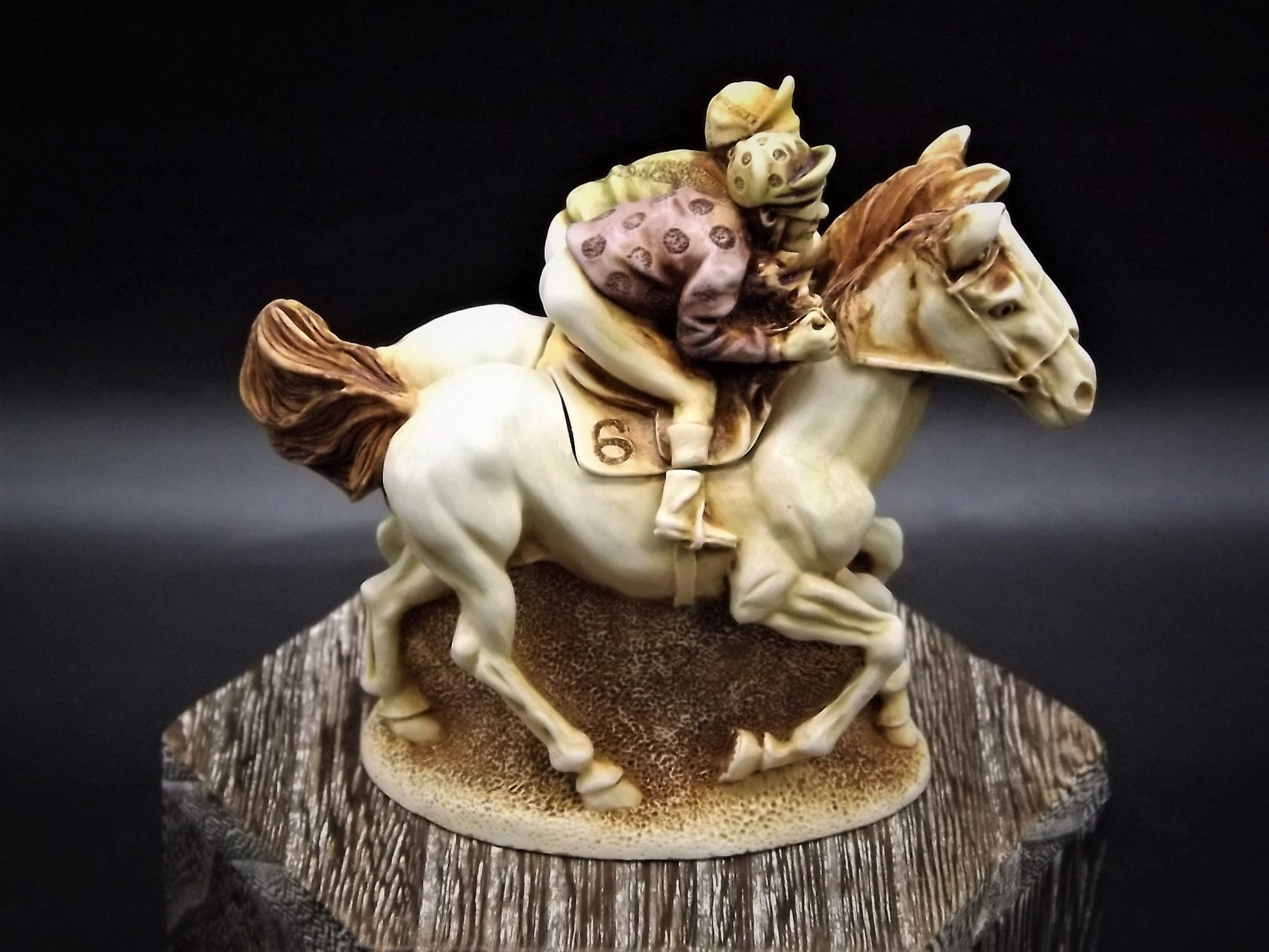 Retired Harmony Kingdom Horse Racing Figurine: Photo Finish, 1996