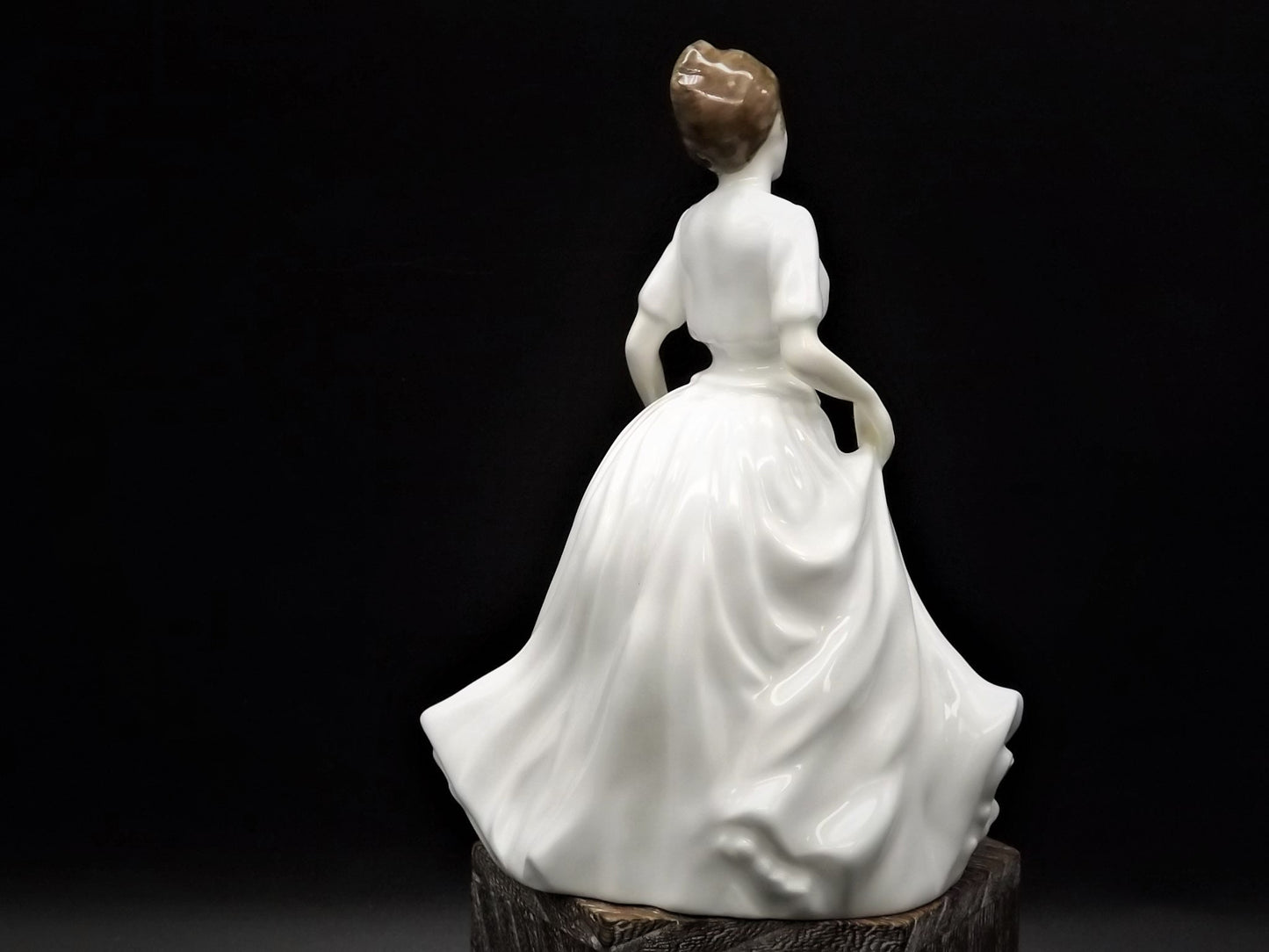 Vintage Royal Doulton Figurine: Harmony HN 4096, Hand-Decorated