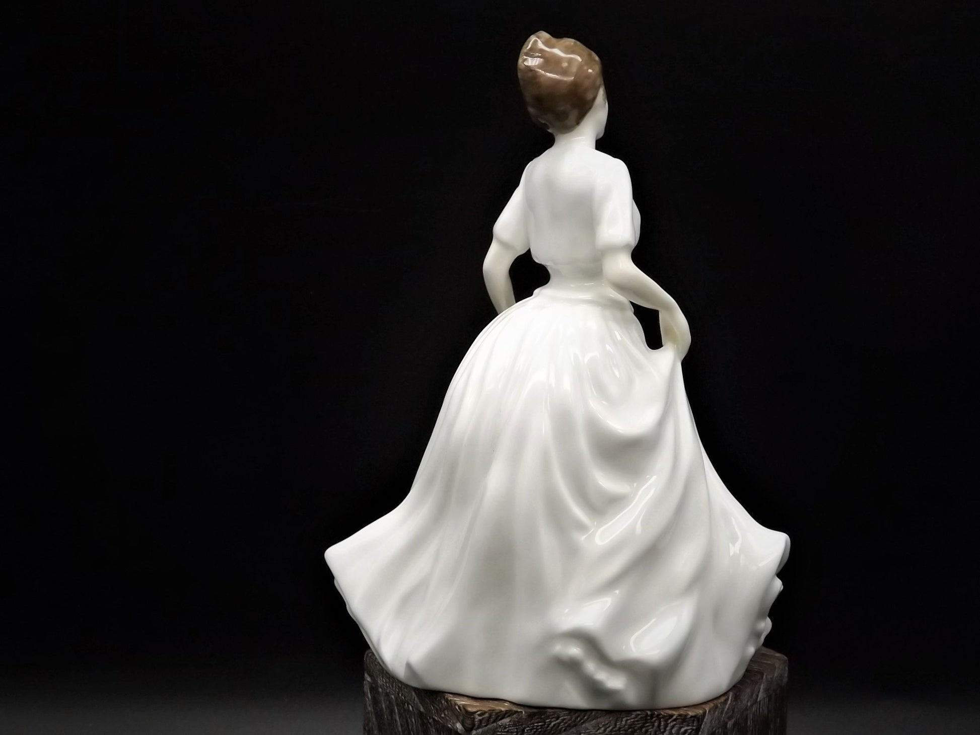 Vintage Royal Doulton Figurine: Harmony HN 4096, Hand-Decorated