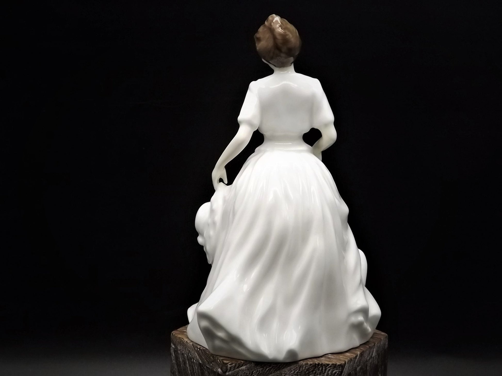 Vintage Royal Doulton Figurine: Harmony HN 4096, Hand-Decorated