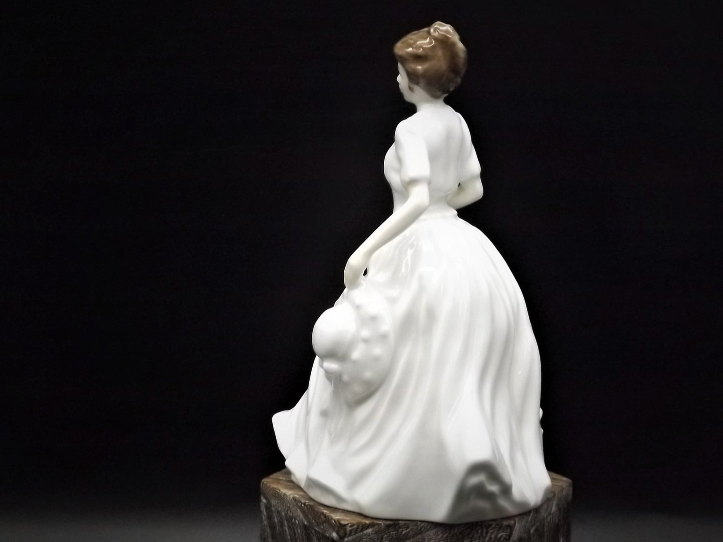 Vintage Royal Doulton Figurine: Harmony HN 4096, Hand-Decorated