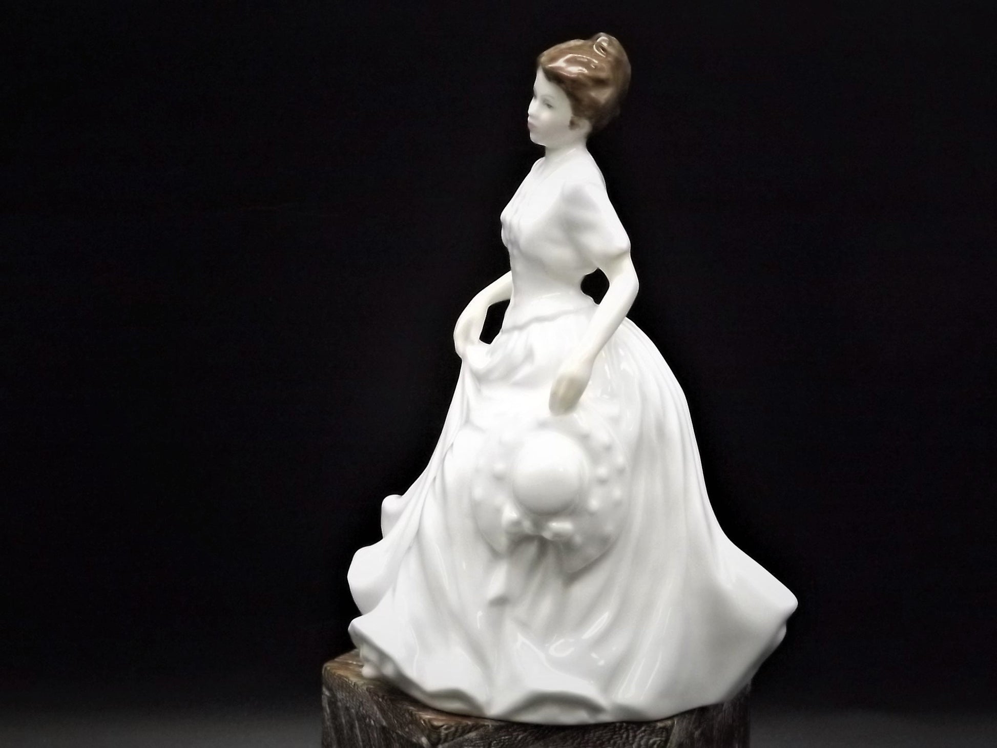 Vintage Royal Doulton Figurine: Harmony HN 4096, Hand-Decorated