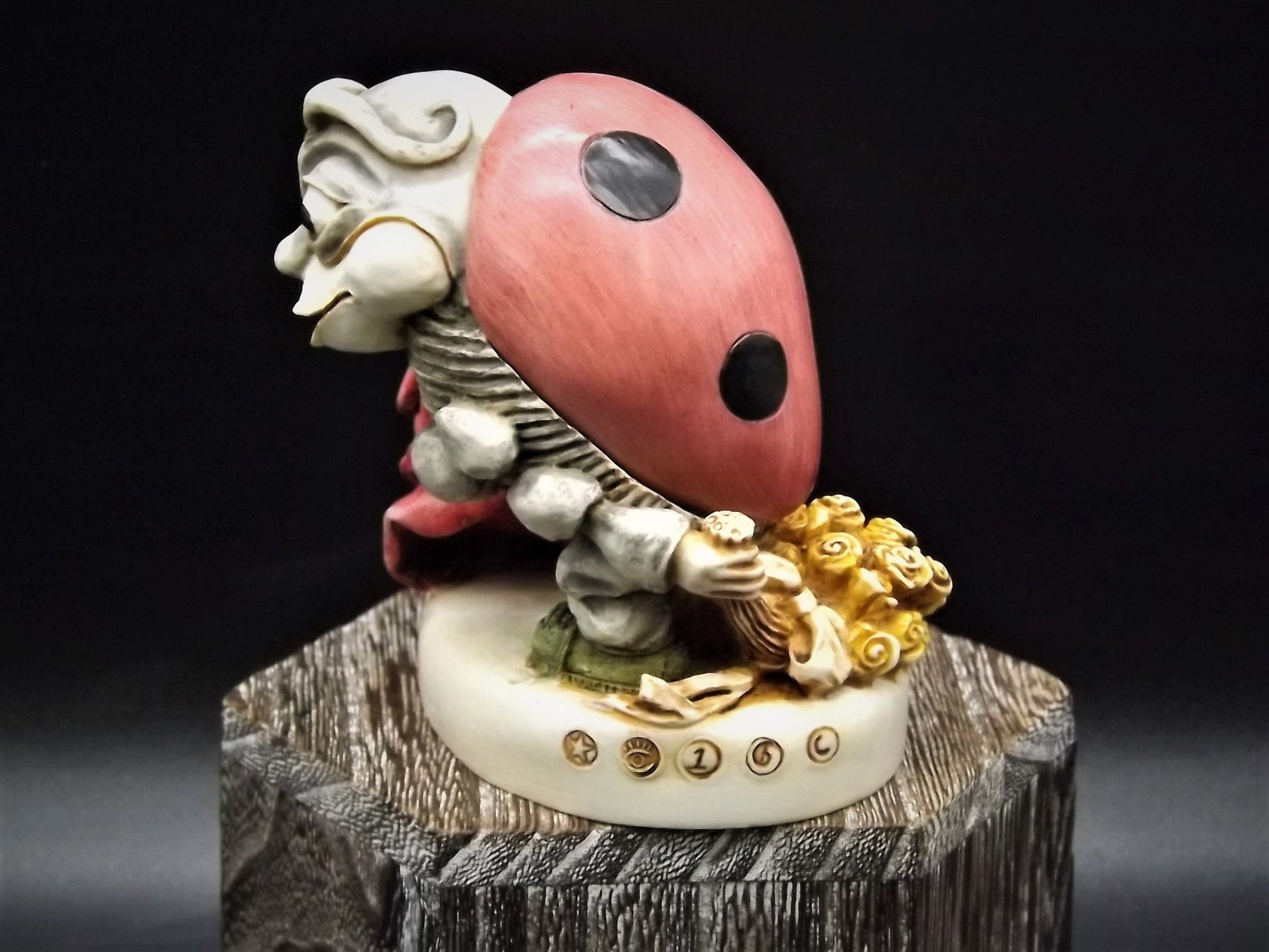 Harmony Kingdom Byron's Lonely Hearts Club Figurine - Retired 2000 (RW99LB) - With Original Box