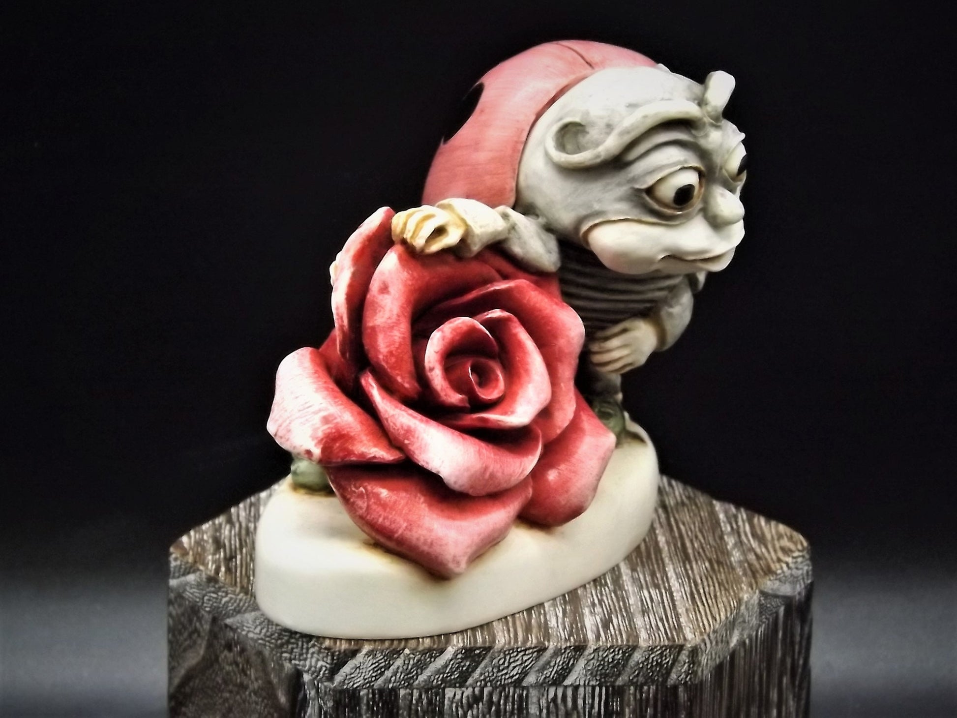 Harmony Kingdom Byron's Lonely Hearts Club Figurine - Retired 2000 (RW99LB) - With Original Box