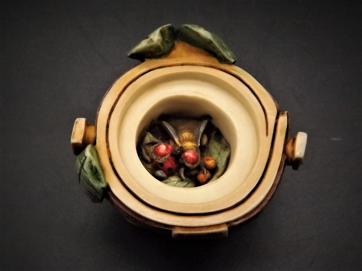 Harmony Kingdom Longaberger Poinsettia Basket Treasure Jest - Limited Edition