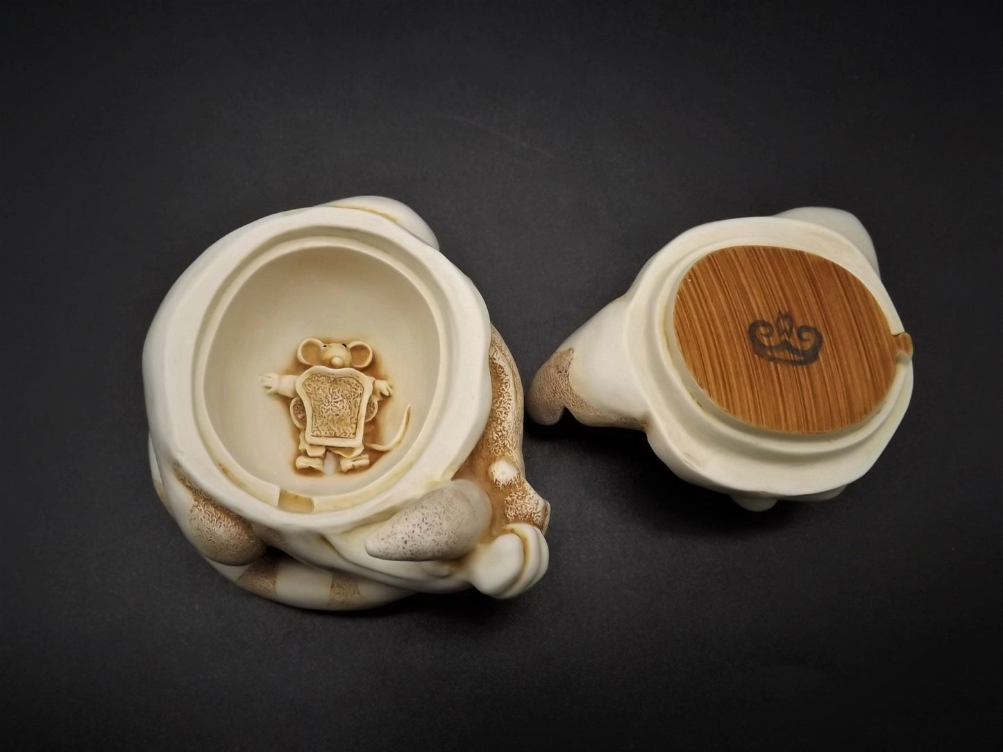 Closeout Sale! Retired 1999 Harmony Kingdom "Alley Cat's Meow" piece Excellent condition with original box, No damage to ear!