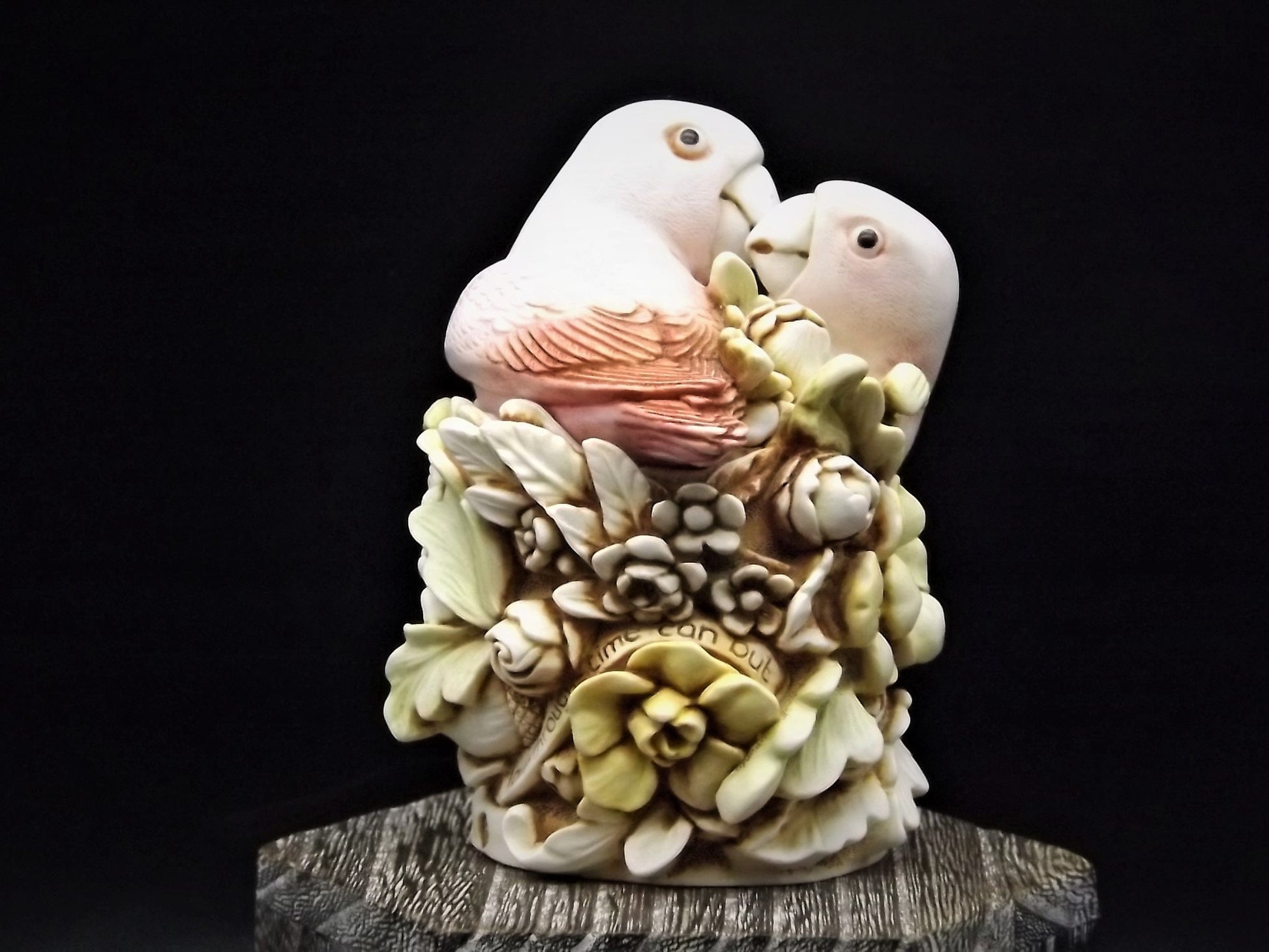 Harmony Kingdom Lovebirds Figurine: 1998 Romance Annual, David Lawrence