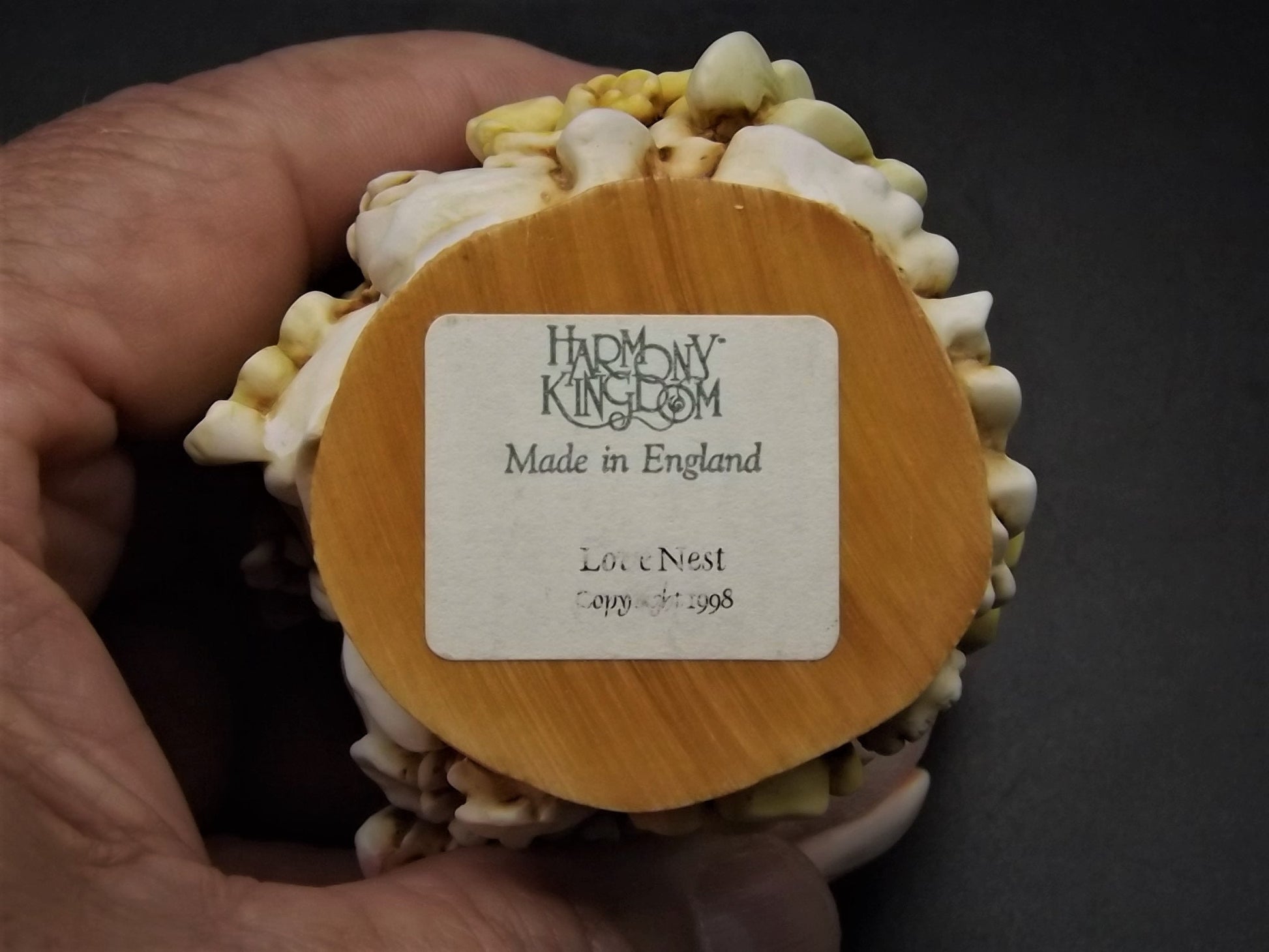 Harmony Kingdom Lovebirds Figurine: 1998 Romance Annual, David Lawrence