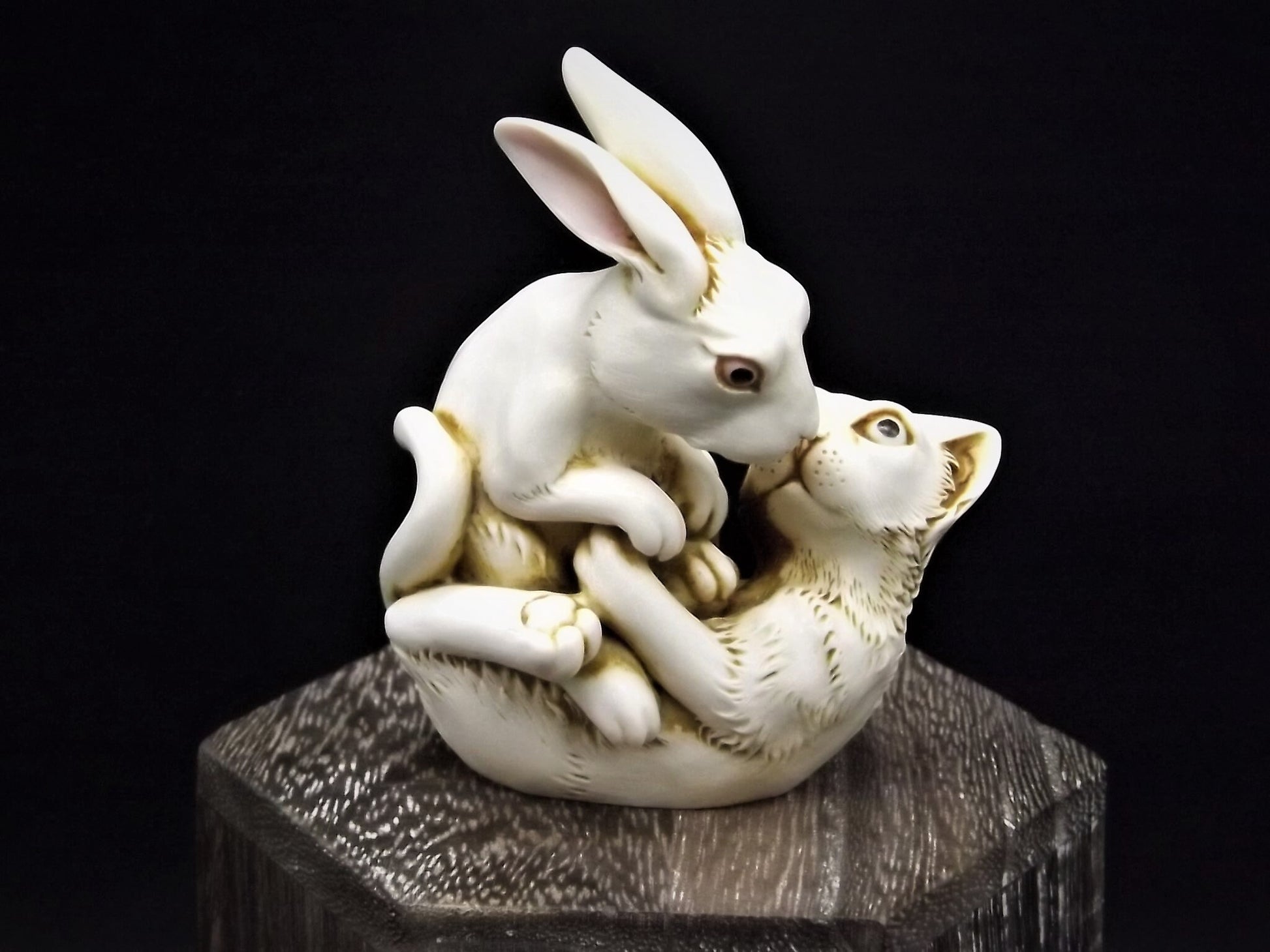 Adam Binder Editions "Kissing Breeze" Figurine - Limited Edition #177/400