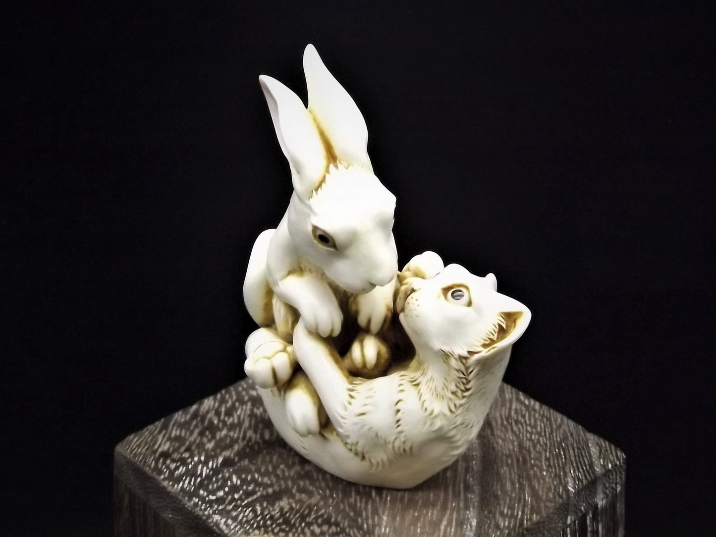 Adam Binder Editions "Kissing Breeze" Figurine - Limited Edition #177/400