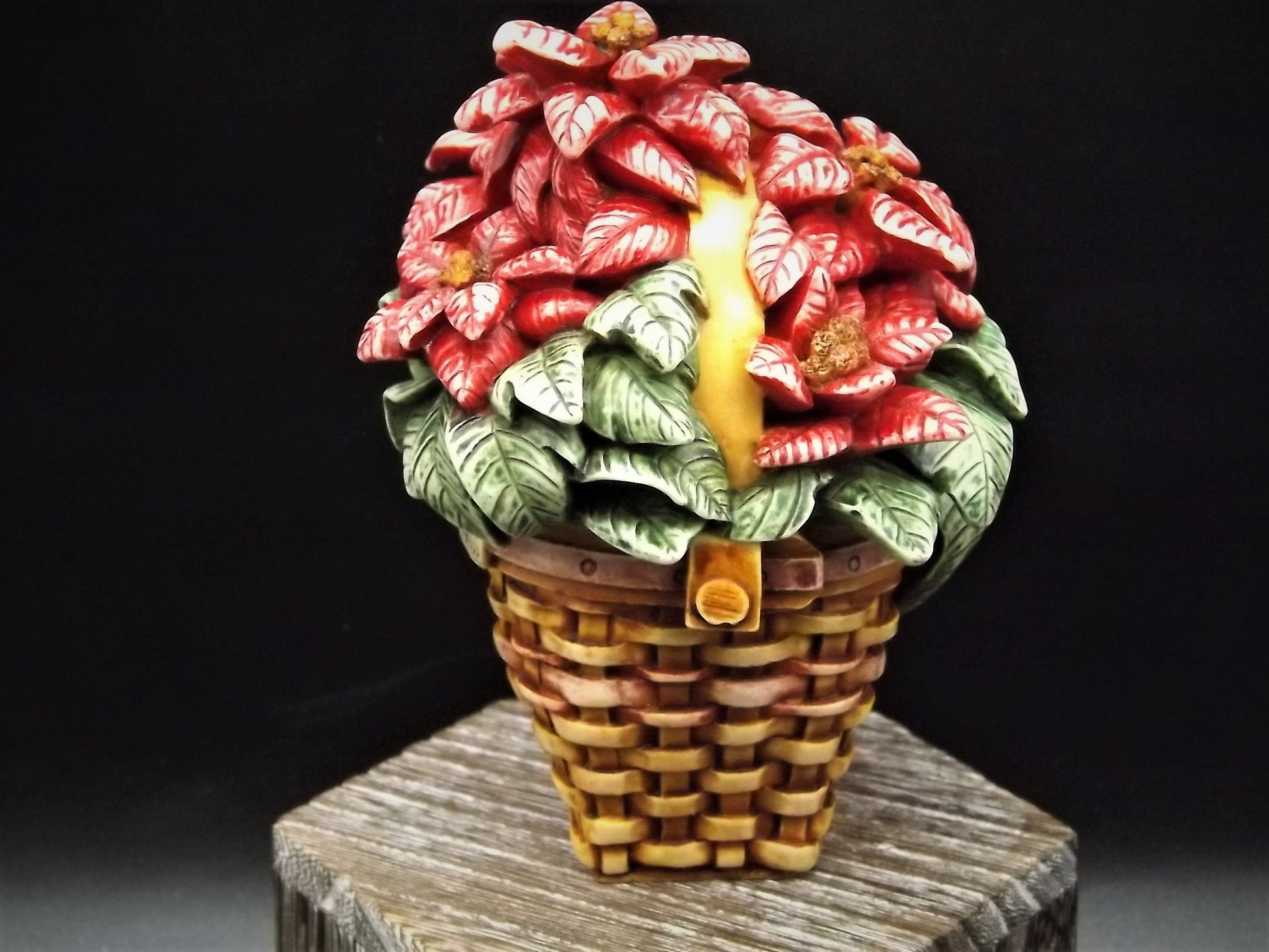 Harmony Kingdom Longaberger Poinsettia Basket Treasure Jest - Limited Edition