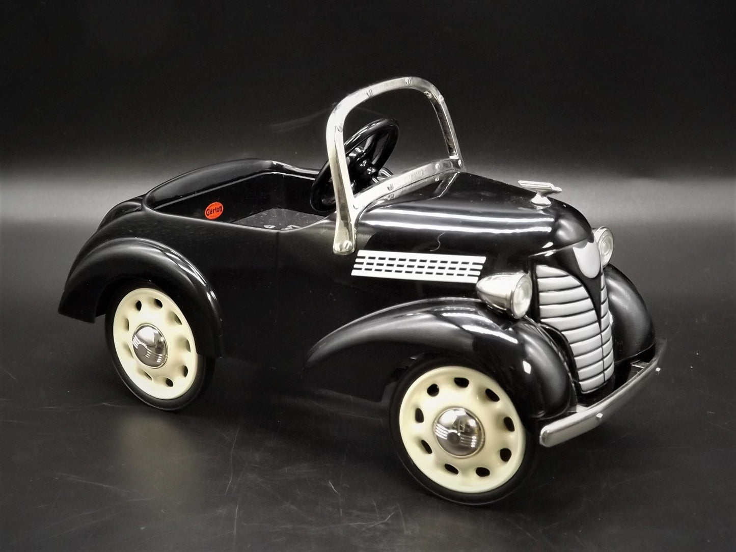 Sale! Vintage 1996 Hallmark Kiddie Car Classics 1937 Garten Ford Luxury Edition #17/2500 with original box and COA. Signed by Dill Rhodes!