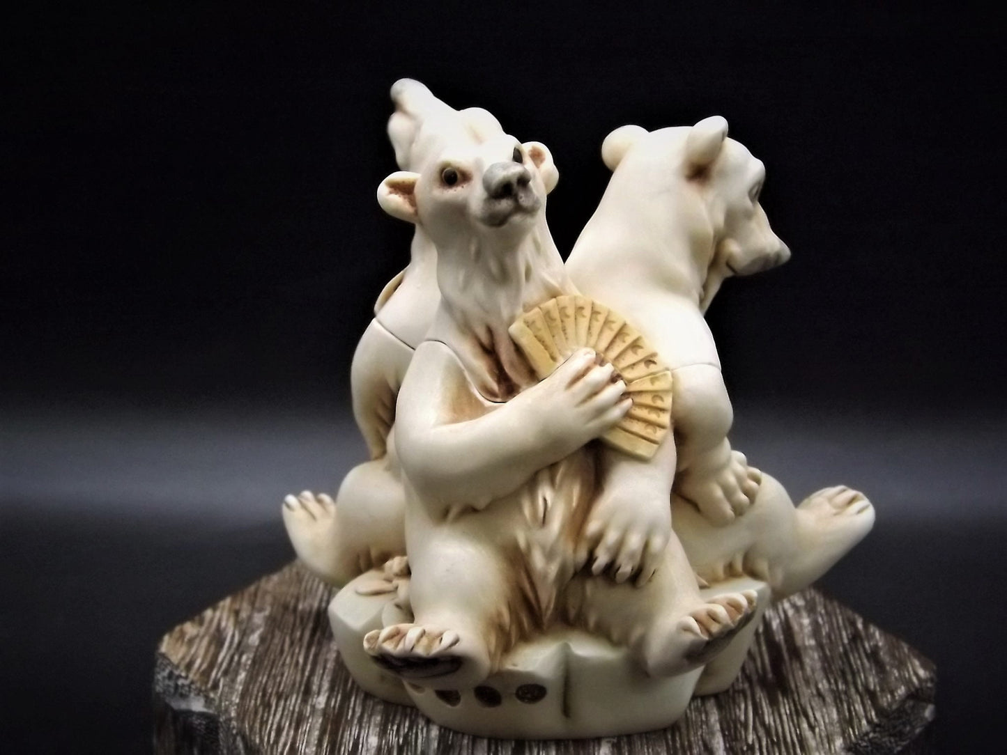 Vintage Harmony Kingdom "Polar Melt" Polar Bears piece Excellent condition with original box and COA. Item RWO8PB Limited Edition 534 pieces