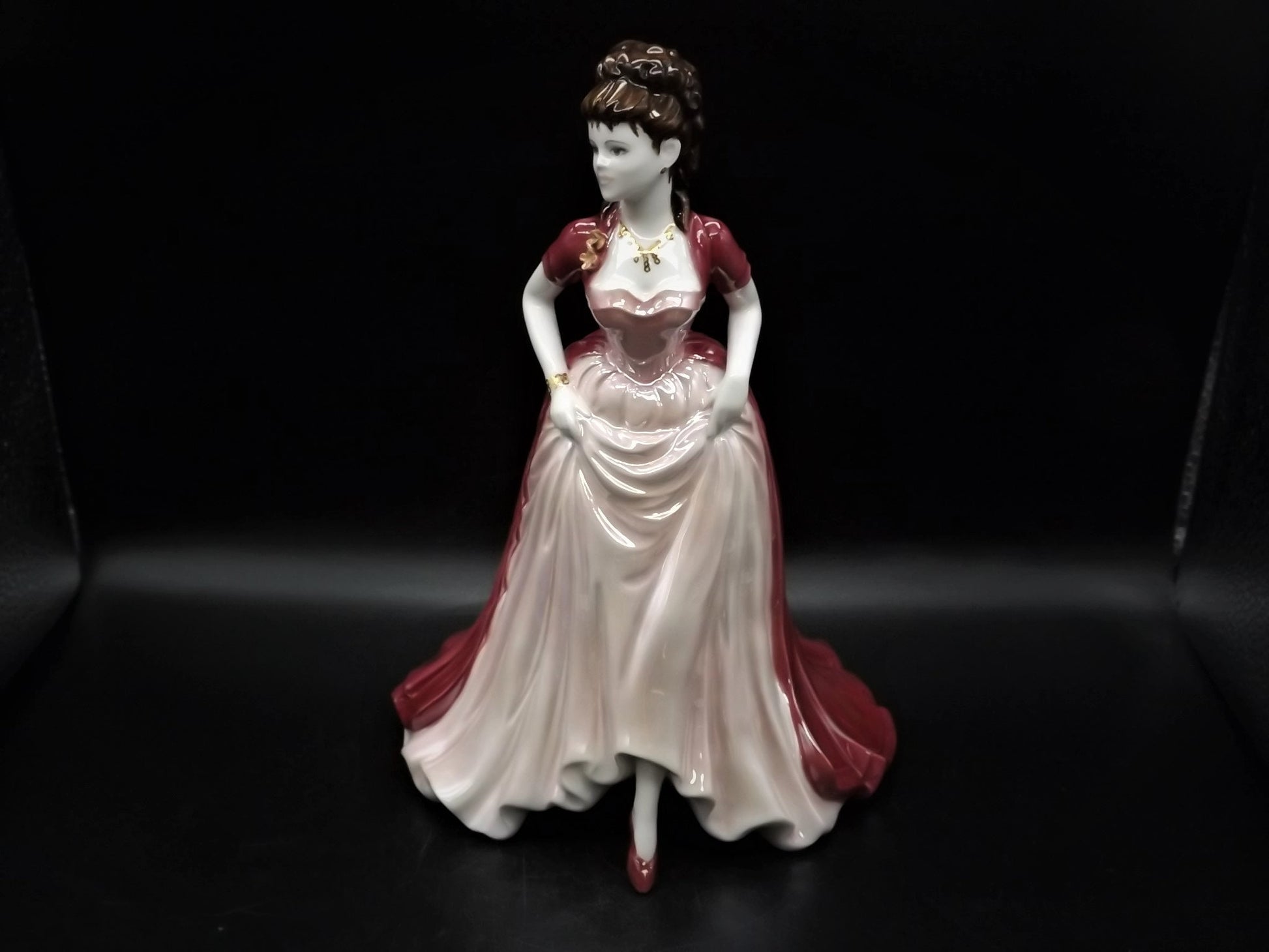 Vintage Coalport Figurine: Joanne, Ladies of Fashion 2001, Limited Edition