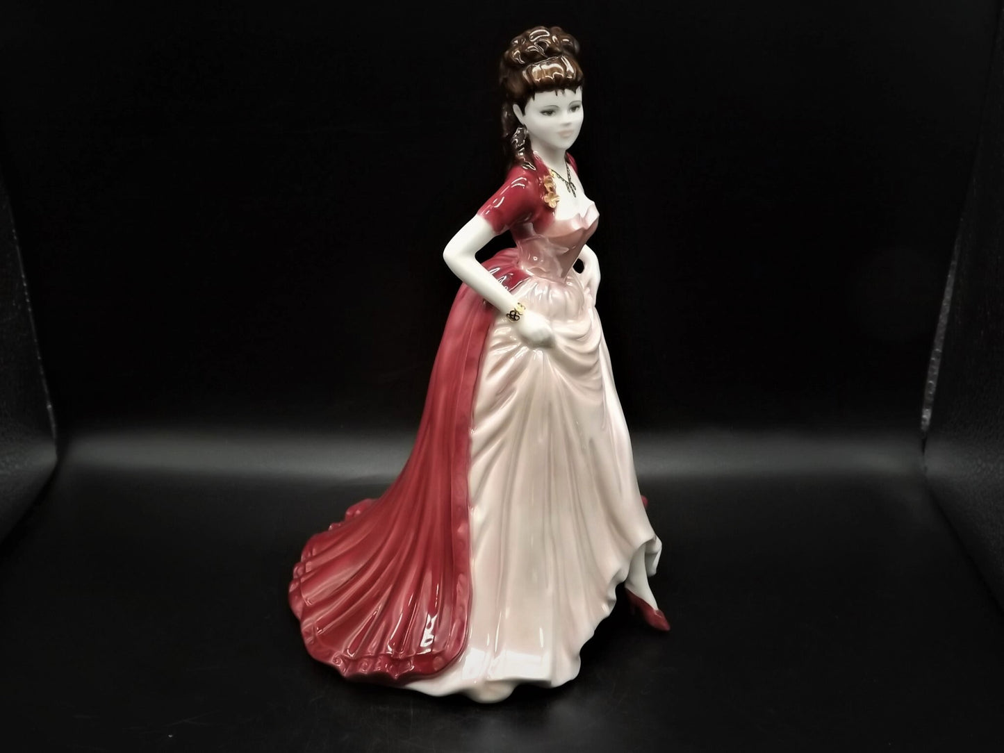 Vintage Coalport Figurine: Joanne, Ladies of Fashion 2001, Limited Edition