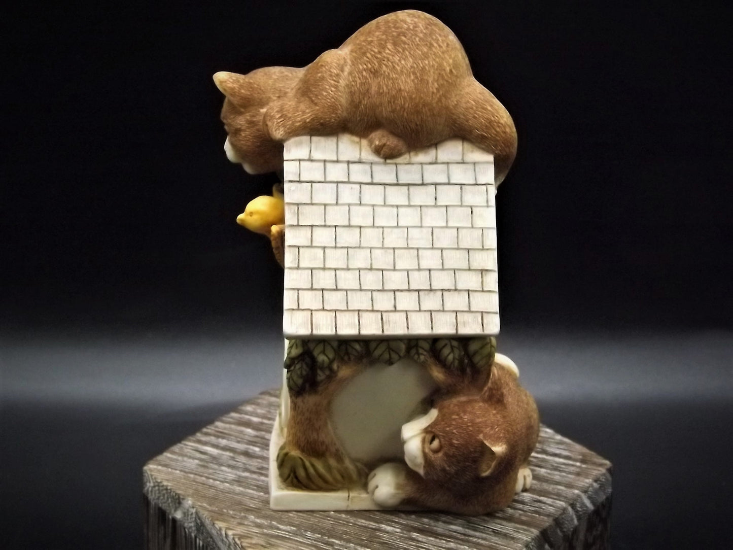 Harmony Kingdom Play Time Cats on Clock Figurine - Limited Edition #695/1200