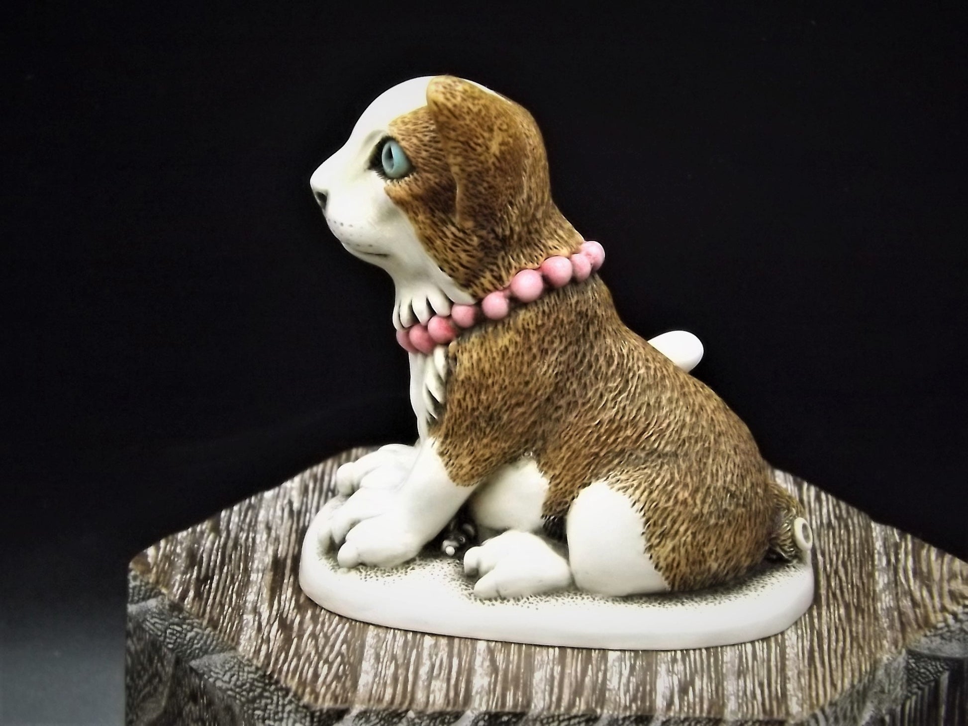 Rare only 450 made! Harmony Kingdom "Pearl" piece Excellent condition with original box. Clair De Lune Cat Convention Gift 2000.