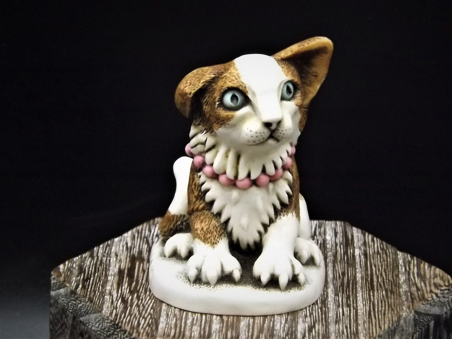Rare only 450 made! Harmony Kingdom "Pearl" piece Excellent condition with original box. Clair De Lune Cat Convention Gift 2000.