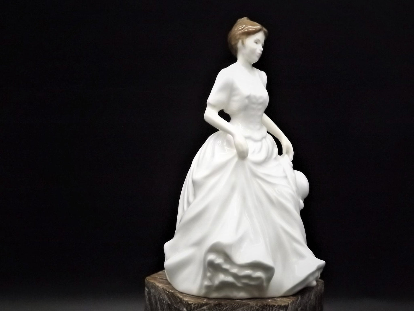 Vintage Royal Doulton Figurine: Harmony HN 4096, Hand-Decorated