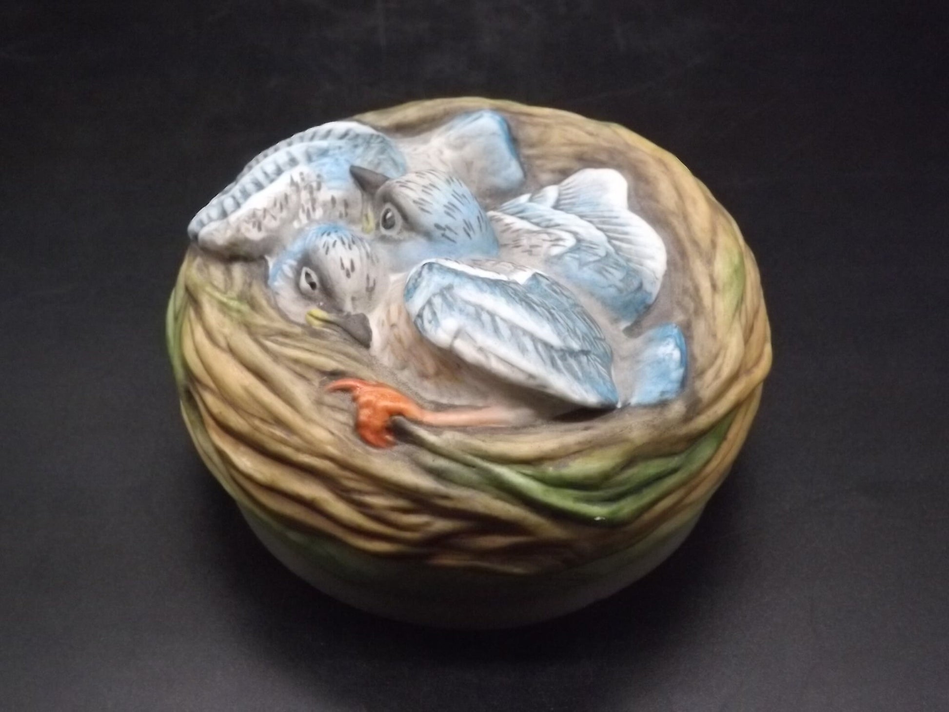 Closeout Sale! Vintage 1970's Boehm "Baby Buntings" baby birds in a nest. Excellent condition!