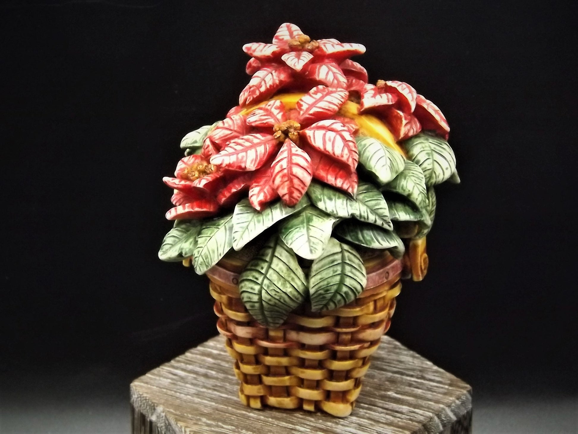 Harmony Kingdom Longaberger Poinsettia Basket Treasure Jest - Limited Edition