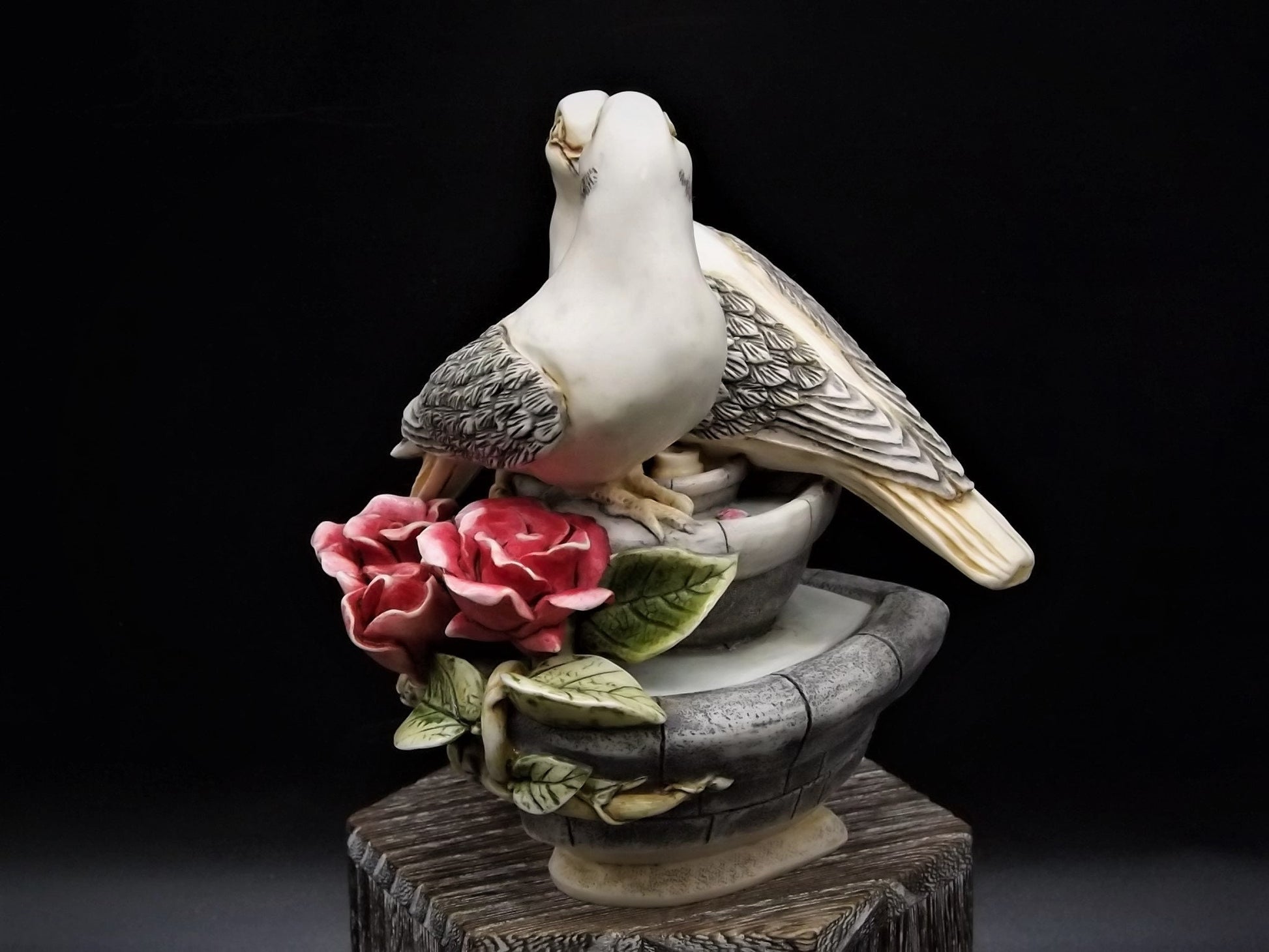 Closeout Sale Retired Harmony Kingdom "Love and Peace'" Special Edition Jest Figurine with box and COA. Excellent condition. Hearts Version!