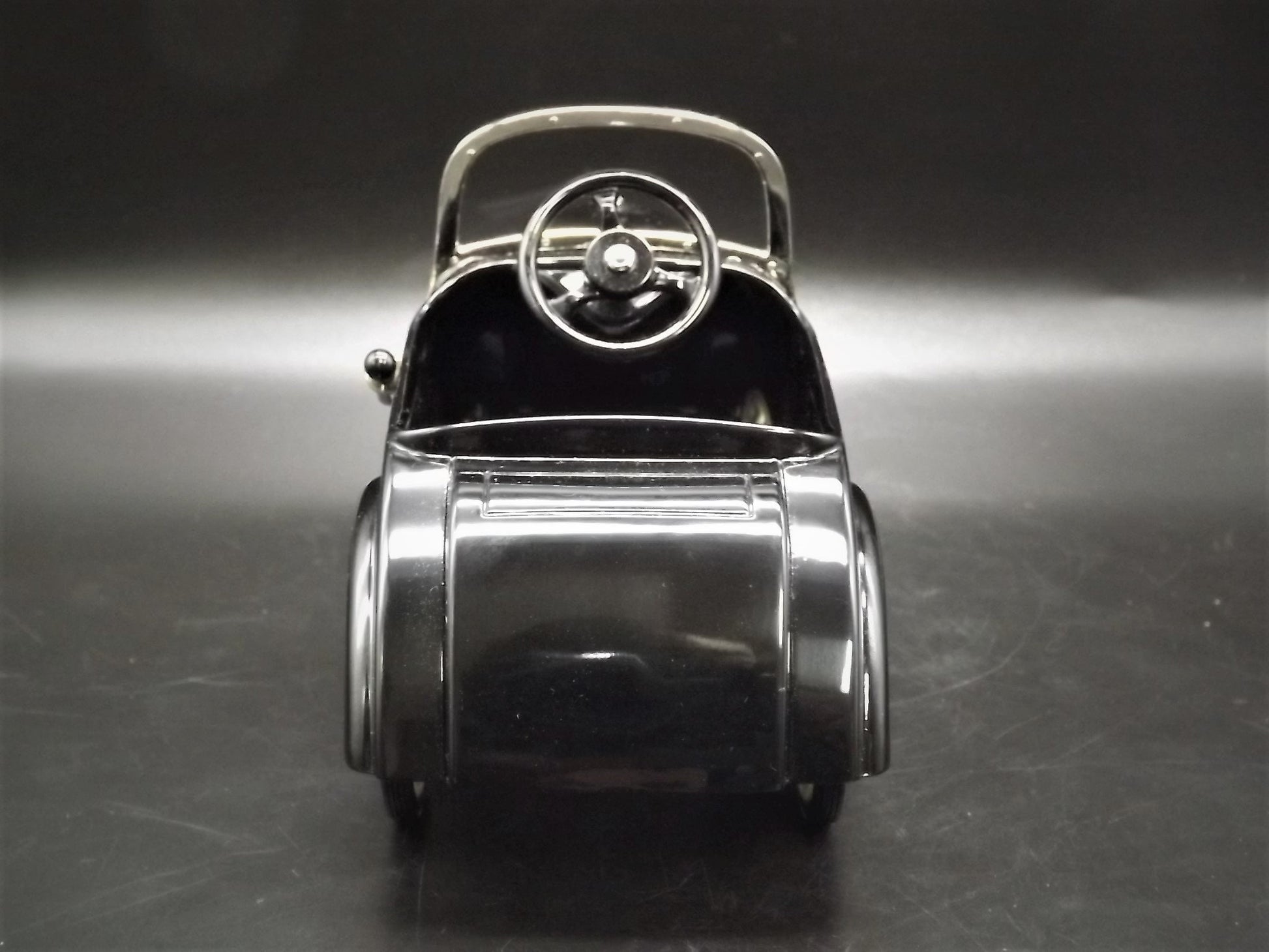 Sale! Vintage 1996 Hallmark Kiddie Car Classics 1937 Garten Ford Luxury Edition #17/2500 with original box and COA. Signed by Dill Rhodes!