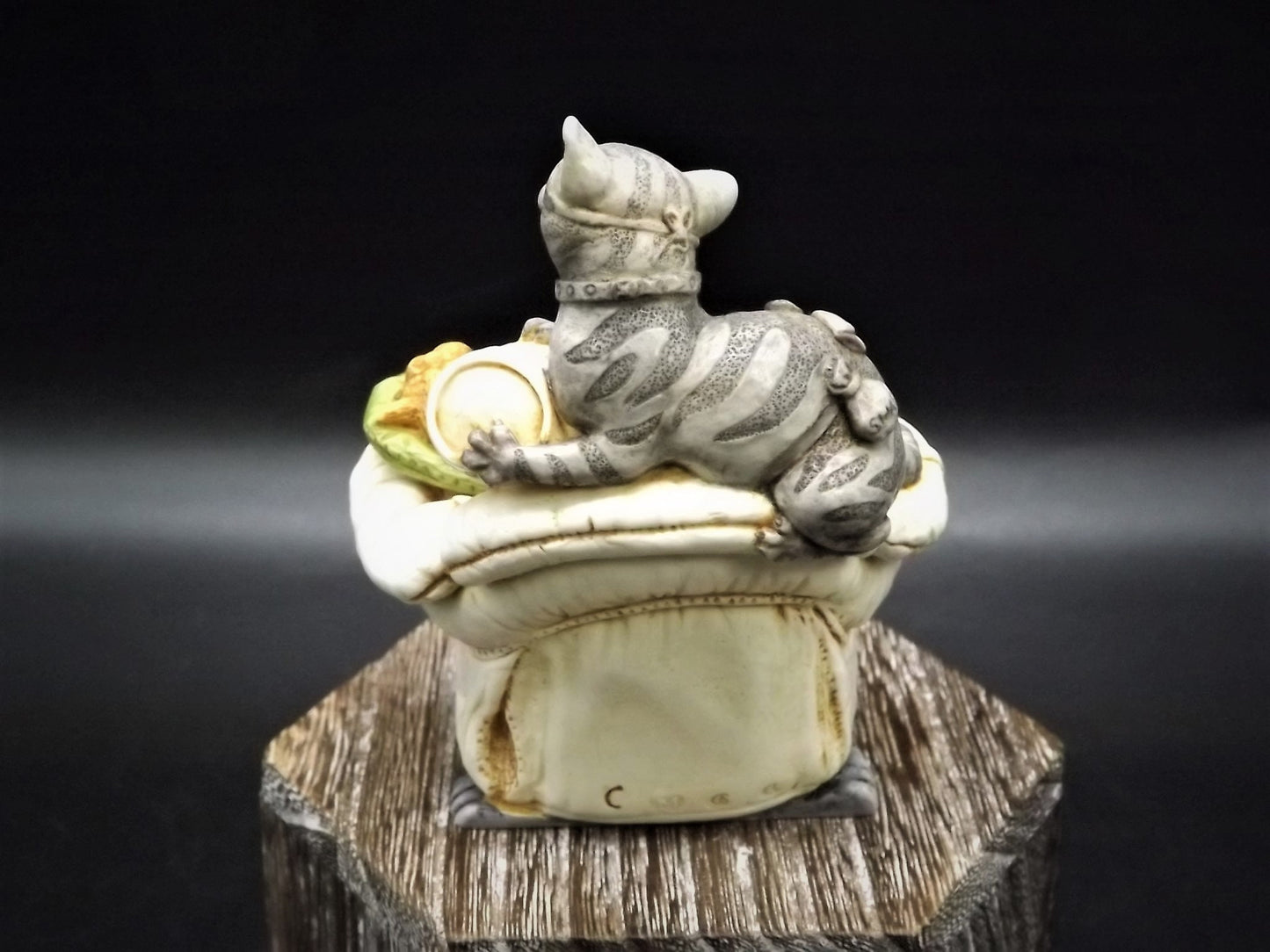 Retired 2000 Harmony Kingdom "Fishy Business" piece Excellent condition with original box. Limited Edition #175/1500. Artist Signed.