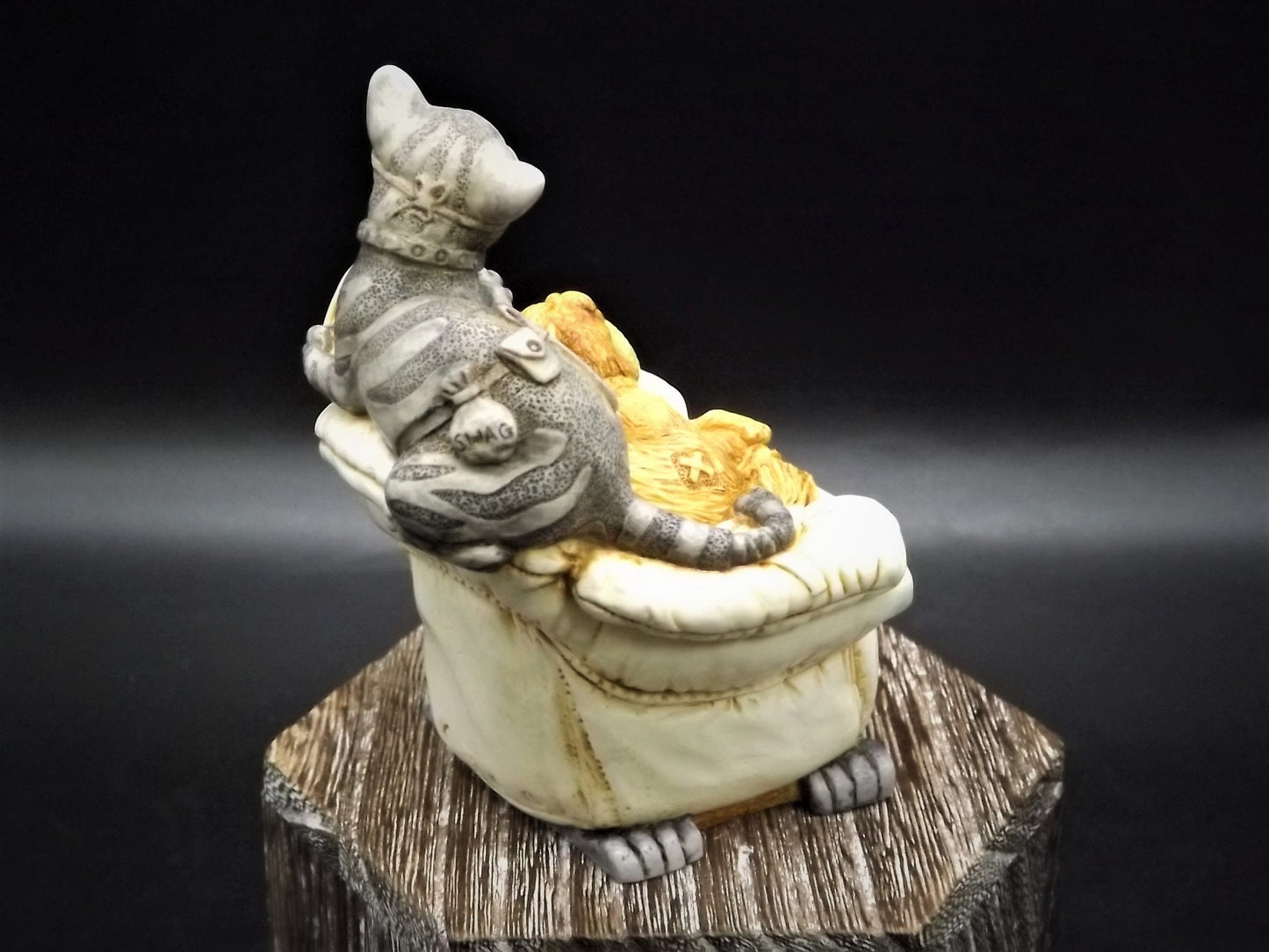 Retired 2000 Harmony Kingdom "Fishy Business" piece Excellent condition with original box. Limited Edition #175/1500. Artist Signed.