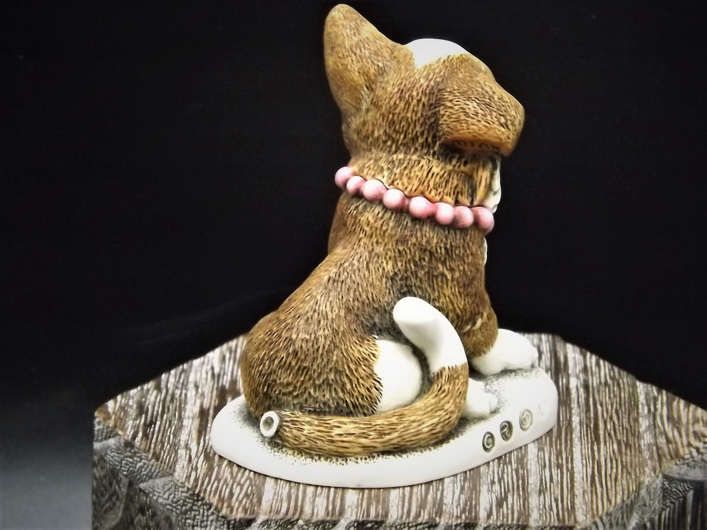 Rare only 450 made! Harmony Kingdom "Pearl" piece Excellent condition with original box. Clair De Lune Cat Convention Gift 2000.