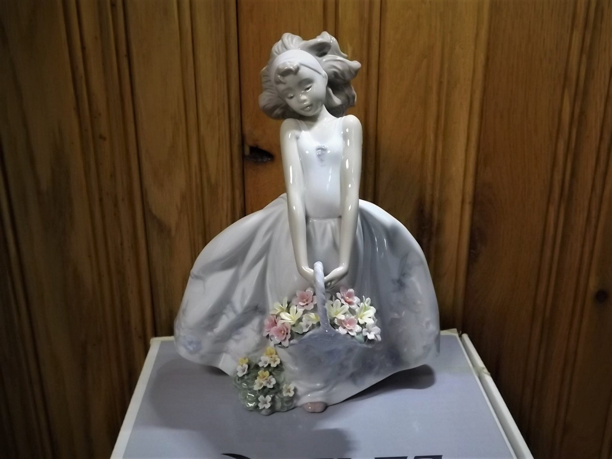 Vintage Lladro "Wild Flowers" Figurine #6647 with Box