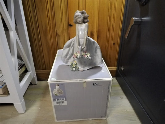 Vintage Lladro "Wild Flowers" Figurine #6647 with Box