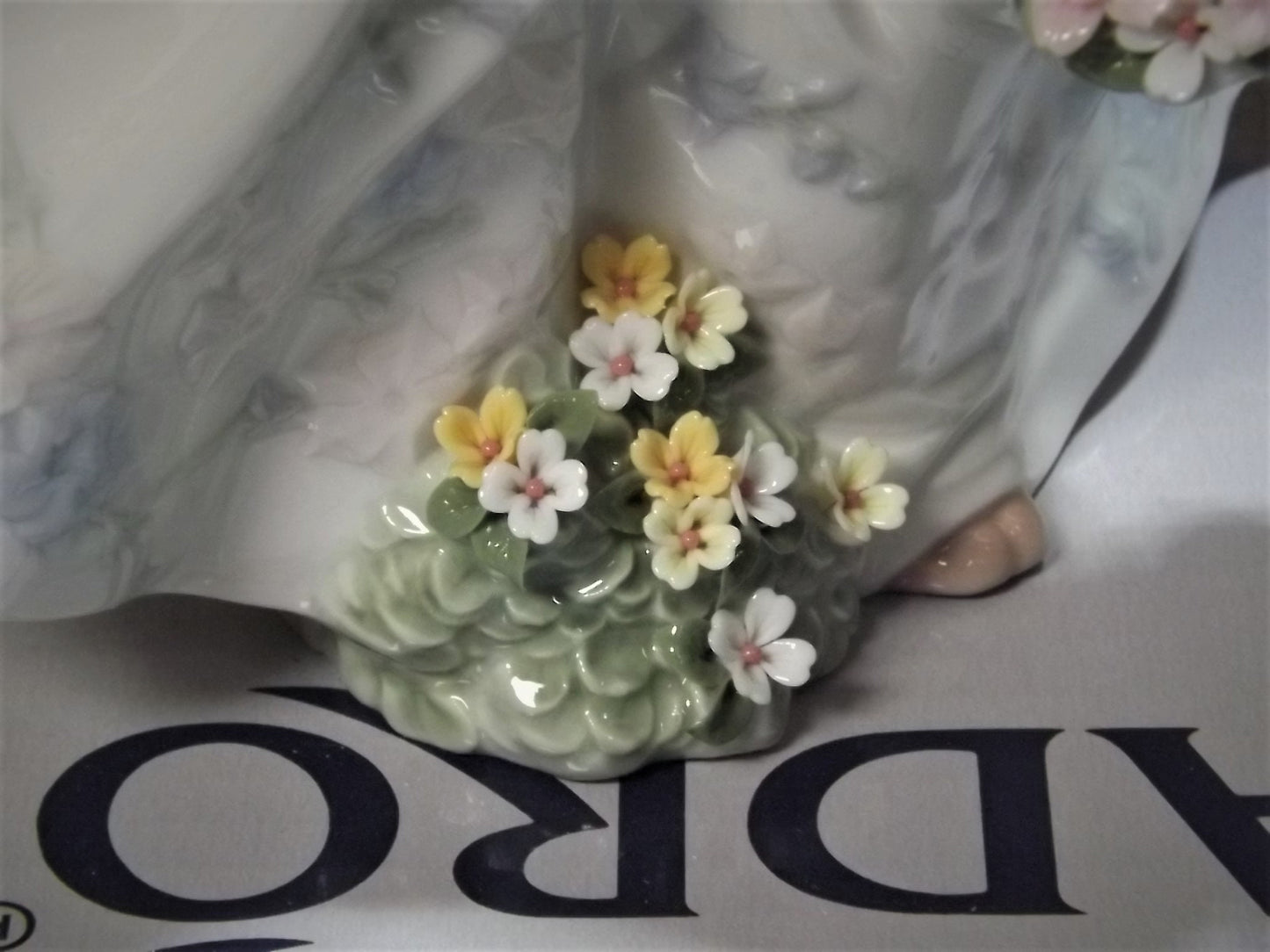 Vintage Lladro "Wild Flowers" Figurine #6647 with Box