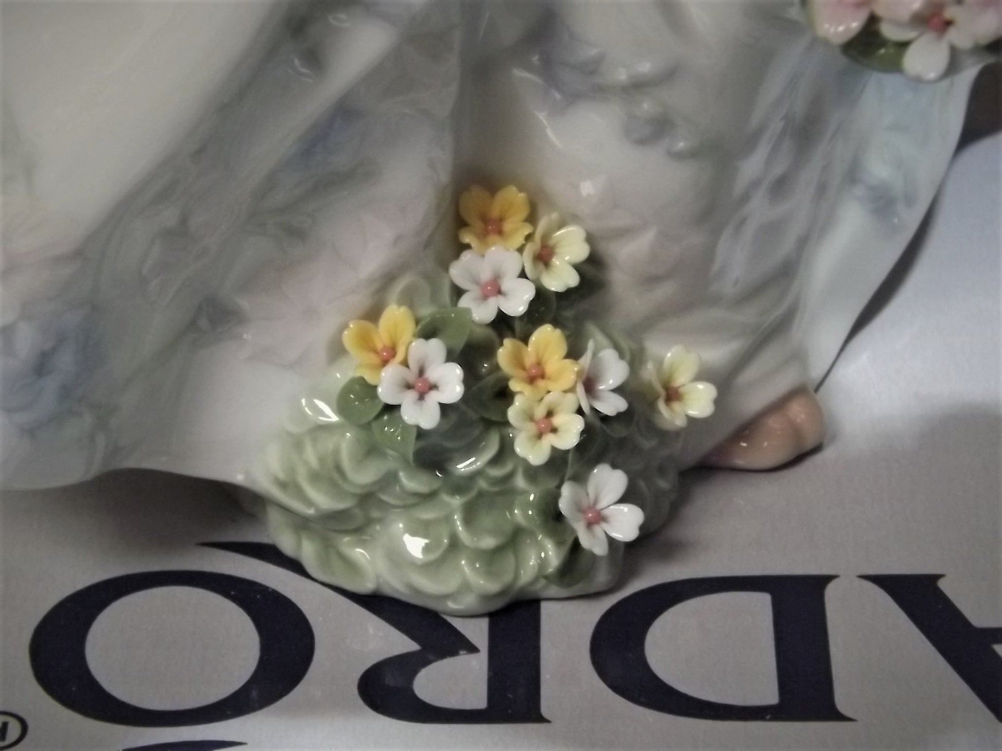 Vintage Lladro "Wild Flowers" Figurine #6647 with Box