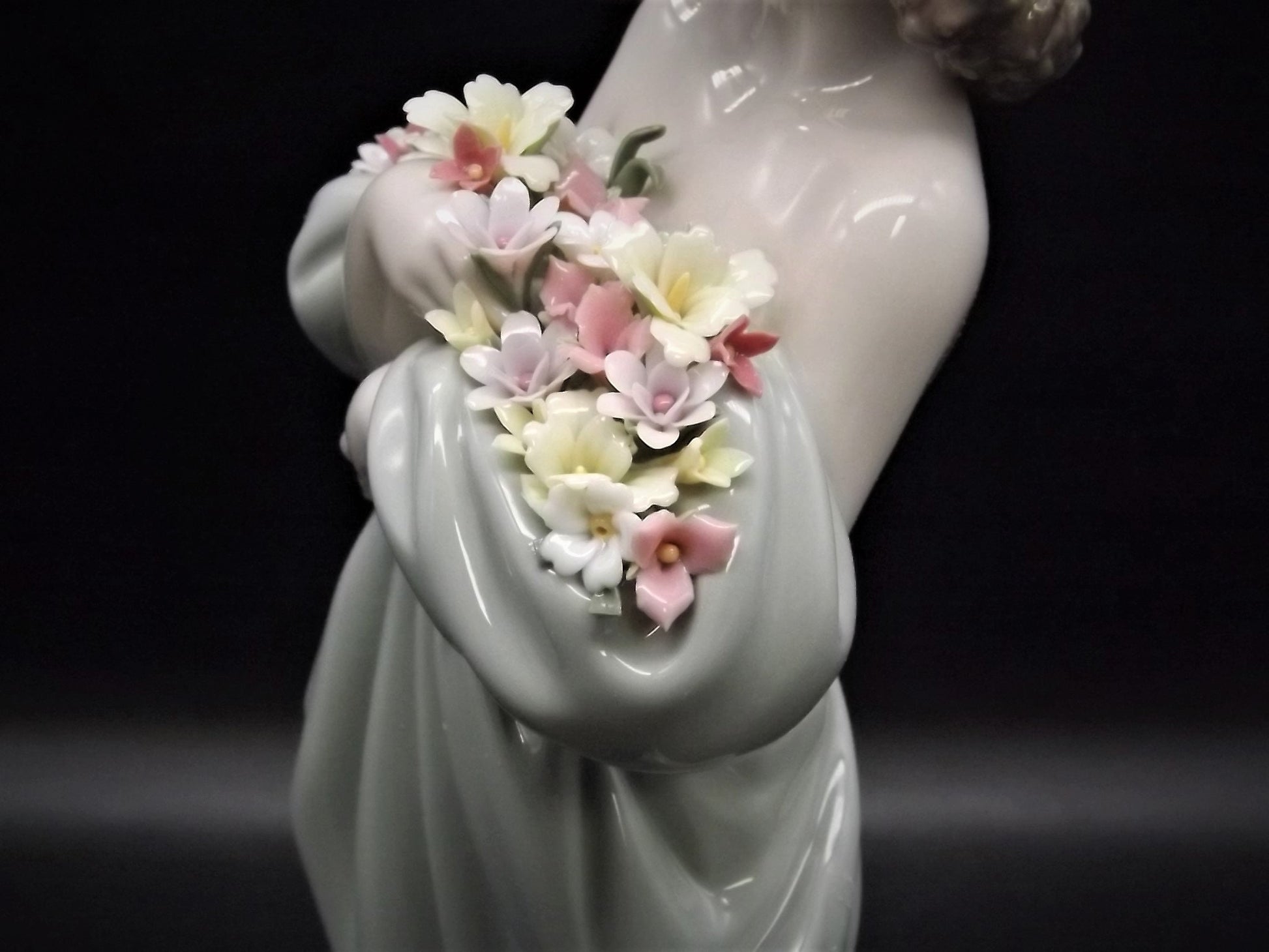 Vintage Lladro "Petals of Love" Figurine #6346 with Box (Slight Damage)