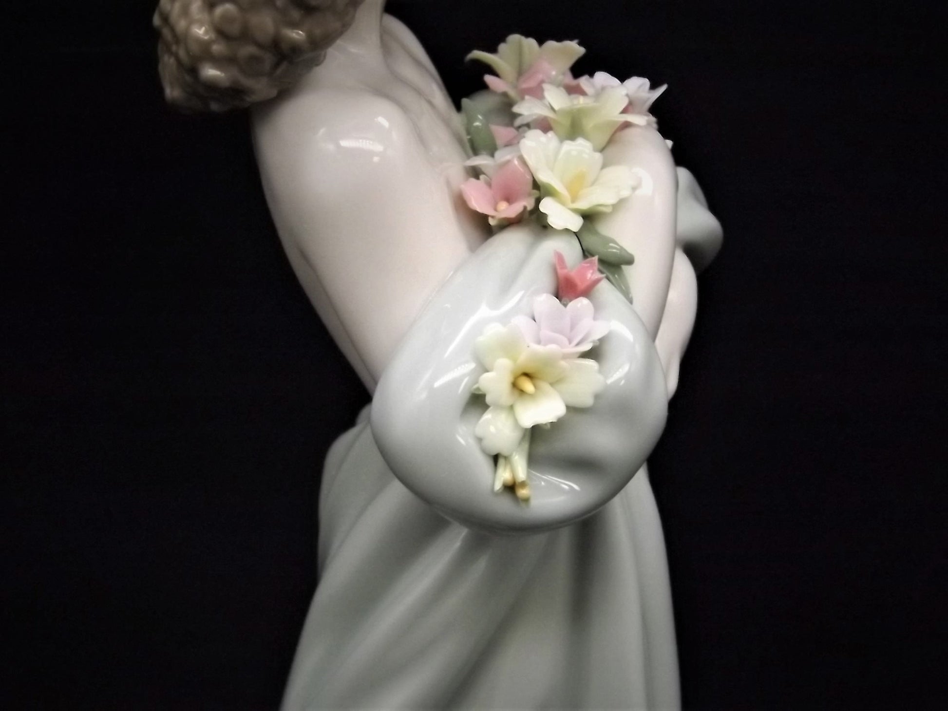 Vintage Lladro "Petals of Love" Figurine #6346 with Box (Slight Damage)