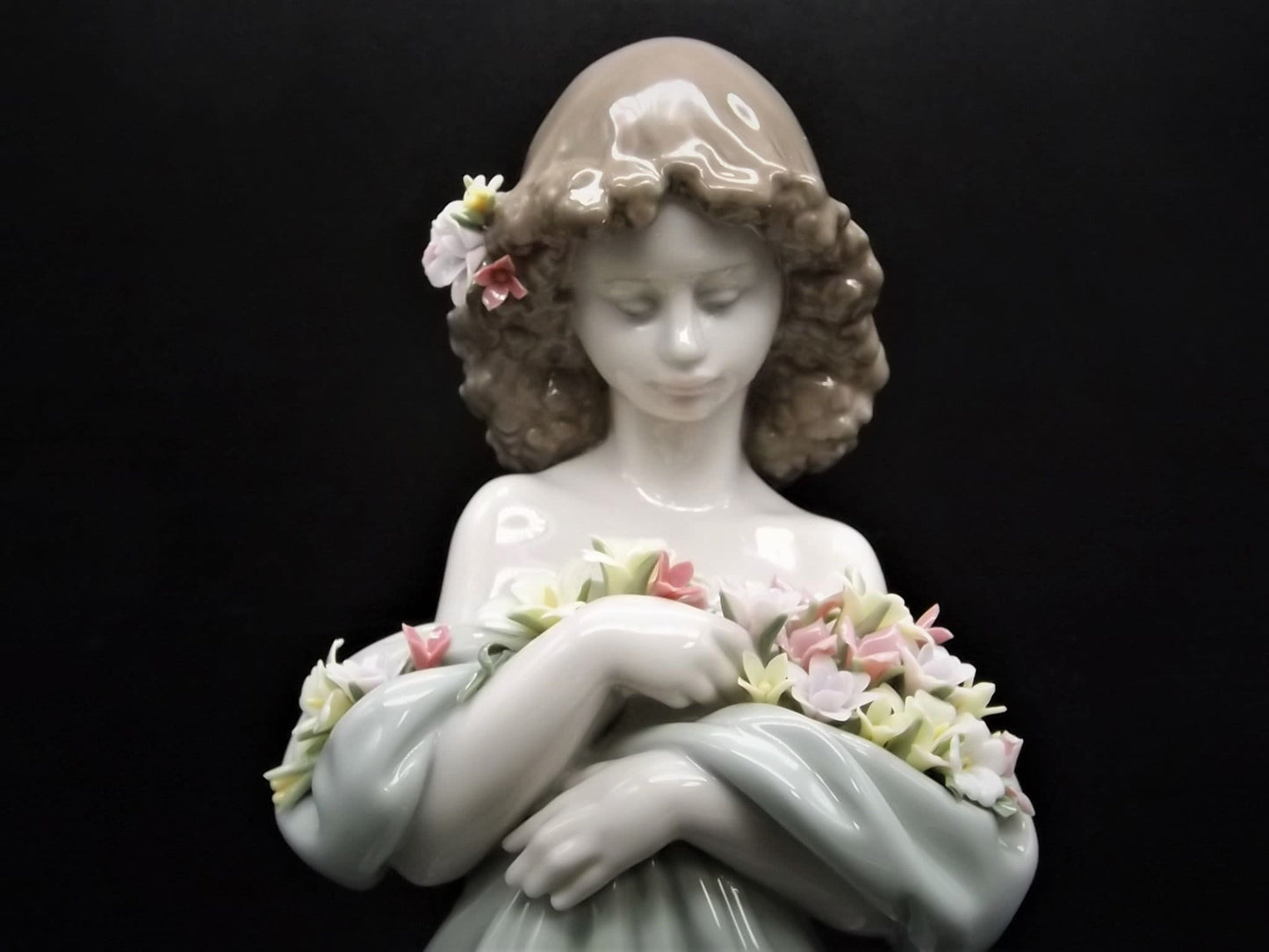Vintage Lladro "Petals of Love" Figurine #6346 with Box (Slight Damage)