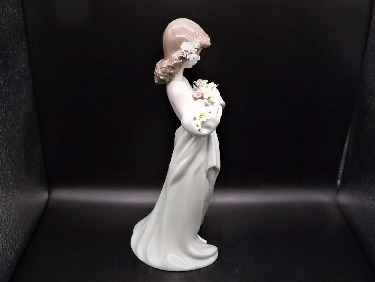 Vintage Lladro "Petals of Love" Figurine #6346 with Box (Slight Damage)