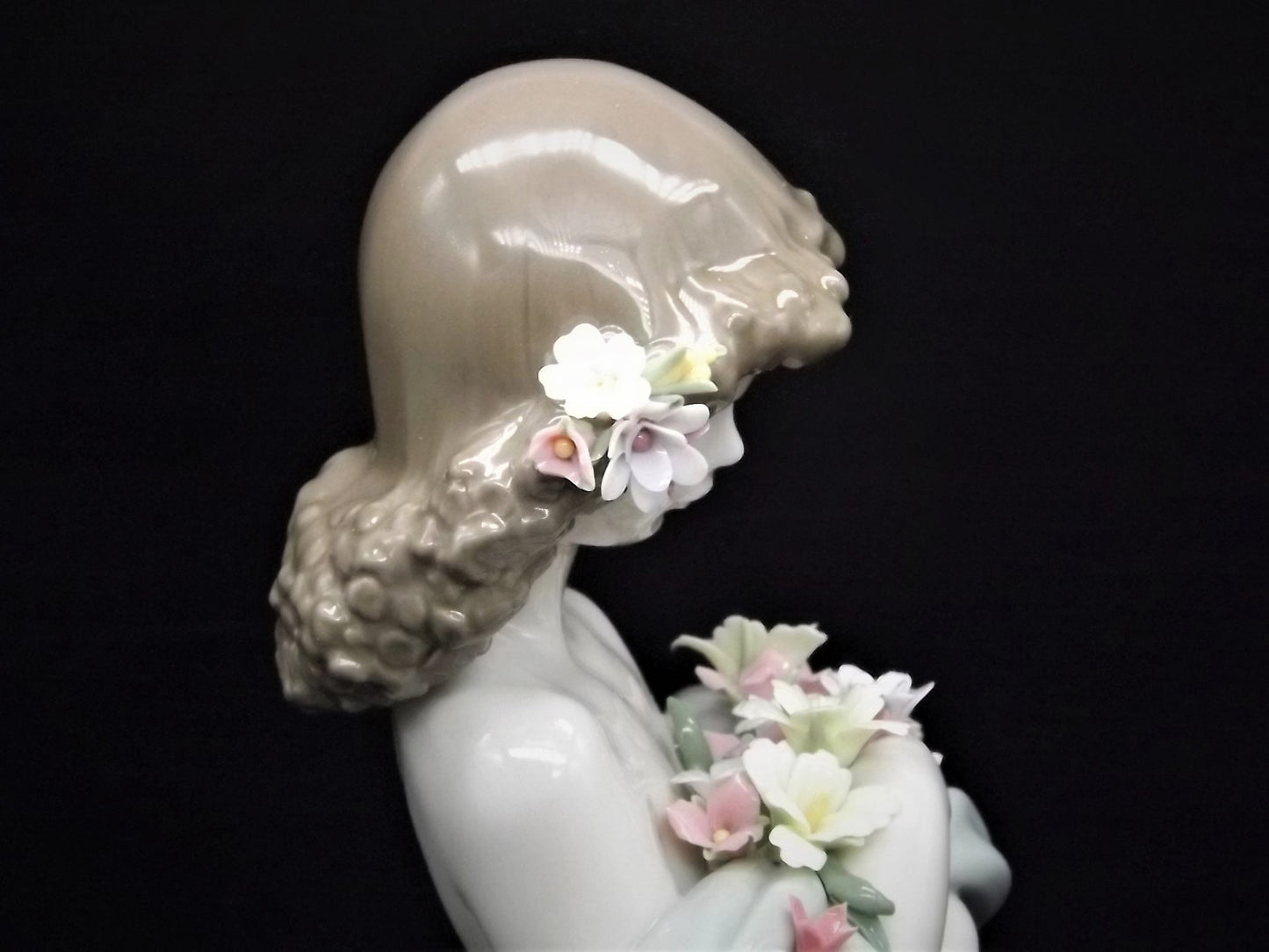 Vintage Lladro "Petals of Love" Figurine #6346 with Box (Slight Damage)