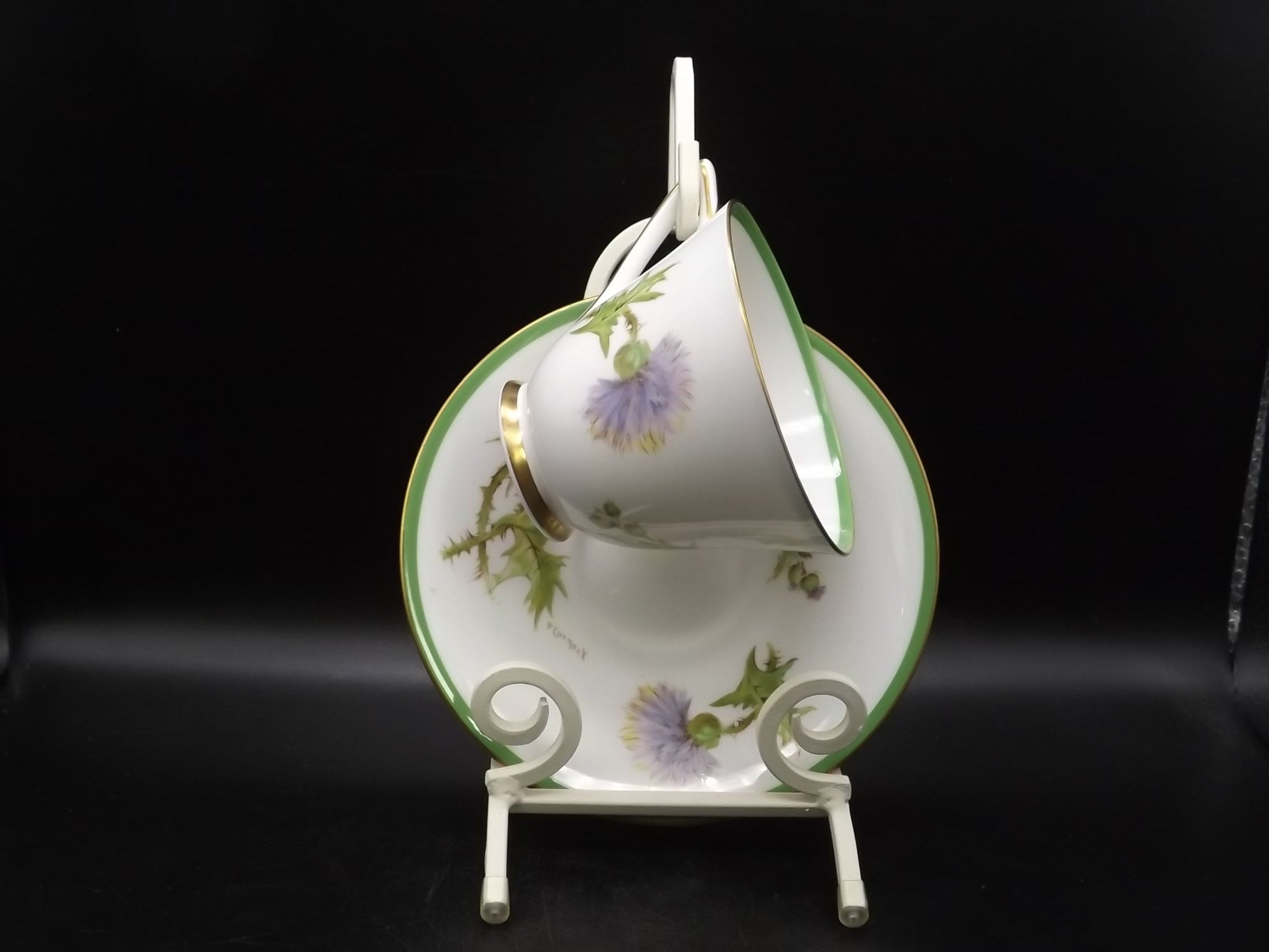 Vintage 1938 Royal Doulton H40601 Glamis Thistle porcelain Tea Cup and Saucer set with stand. Beautiful example as shown in the photos.