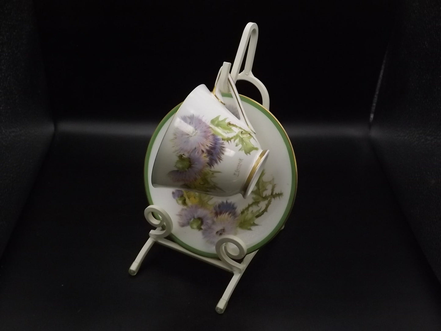 Vintage 1938 Royal Doulton H40601 Glamis Thistle porcelain Tea Cup and Saucer set with stand. Beautiful example as shown in the photos.